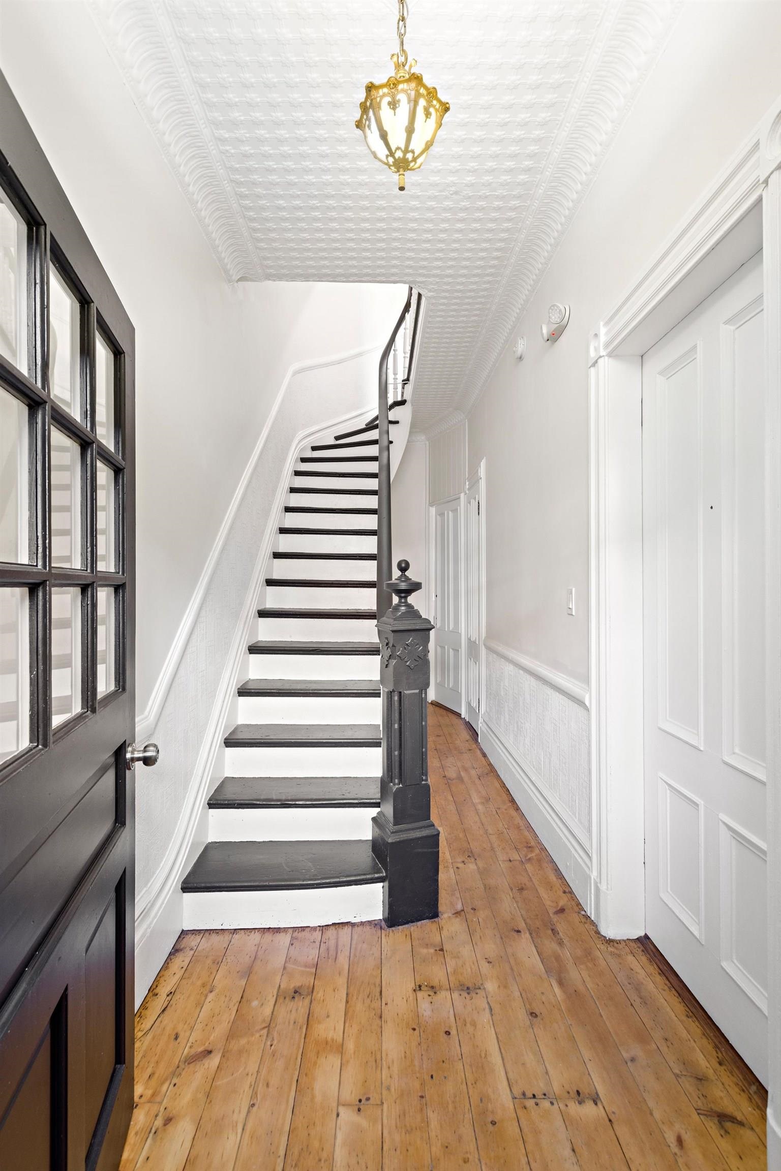 548 PALISADE AVE Unit: 2A