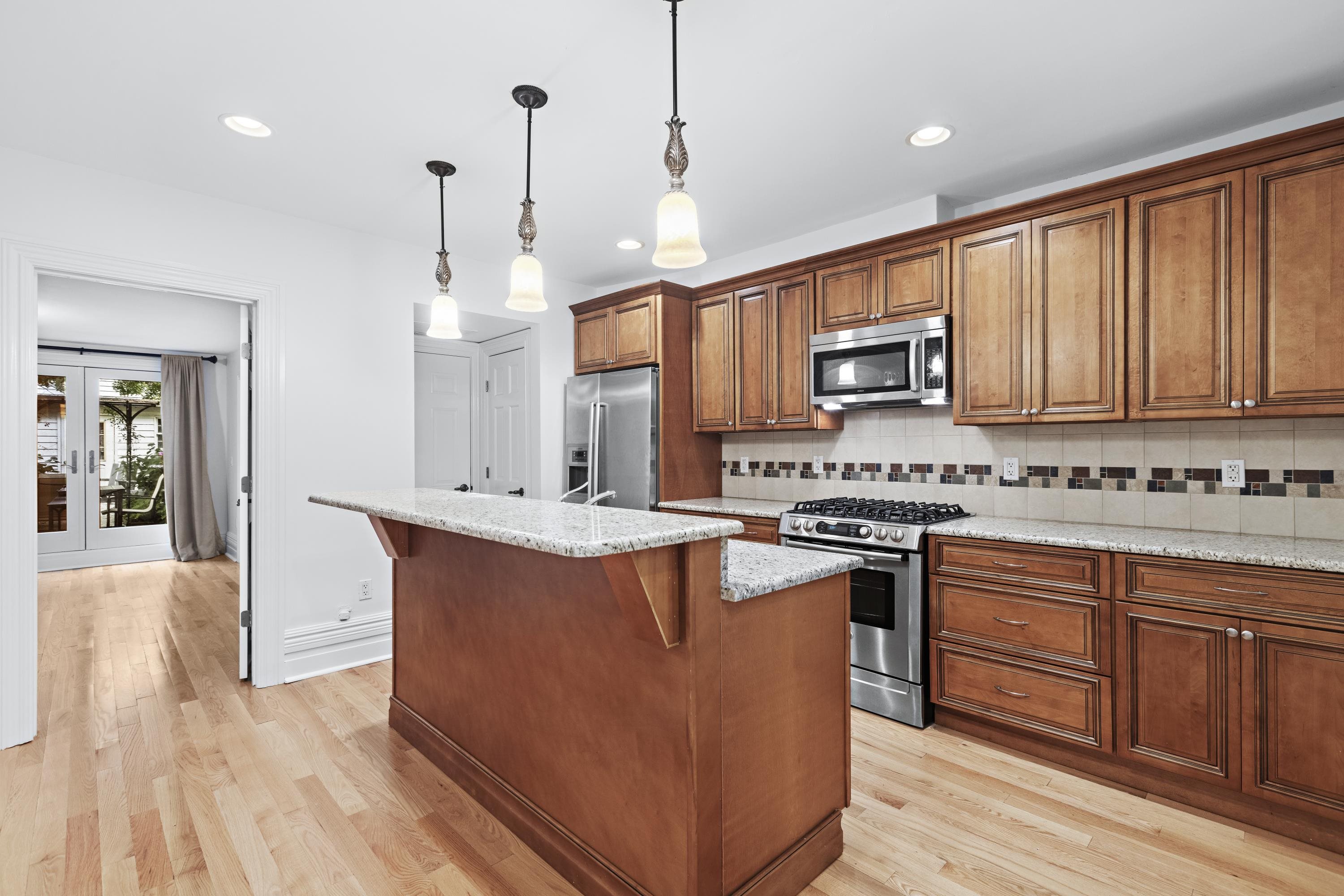 720 BLOOMFIELD ST Unit: 1