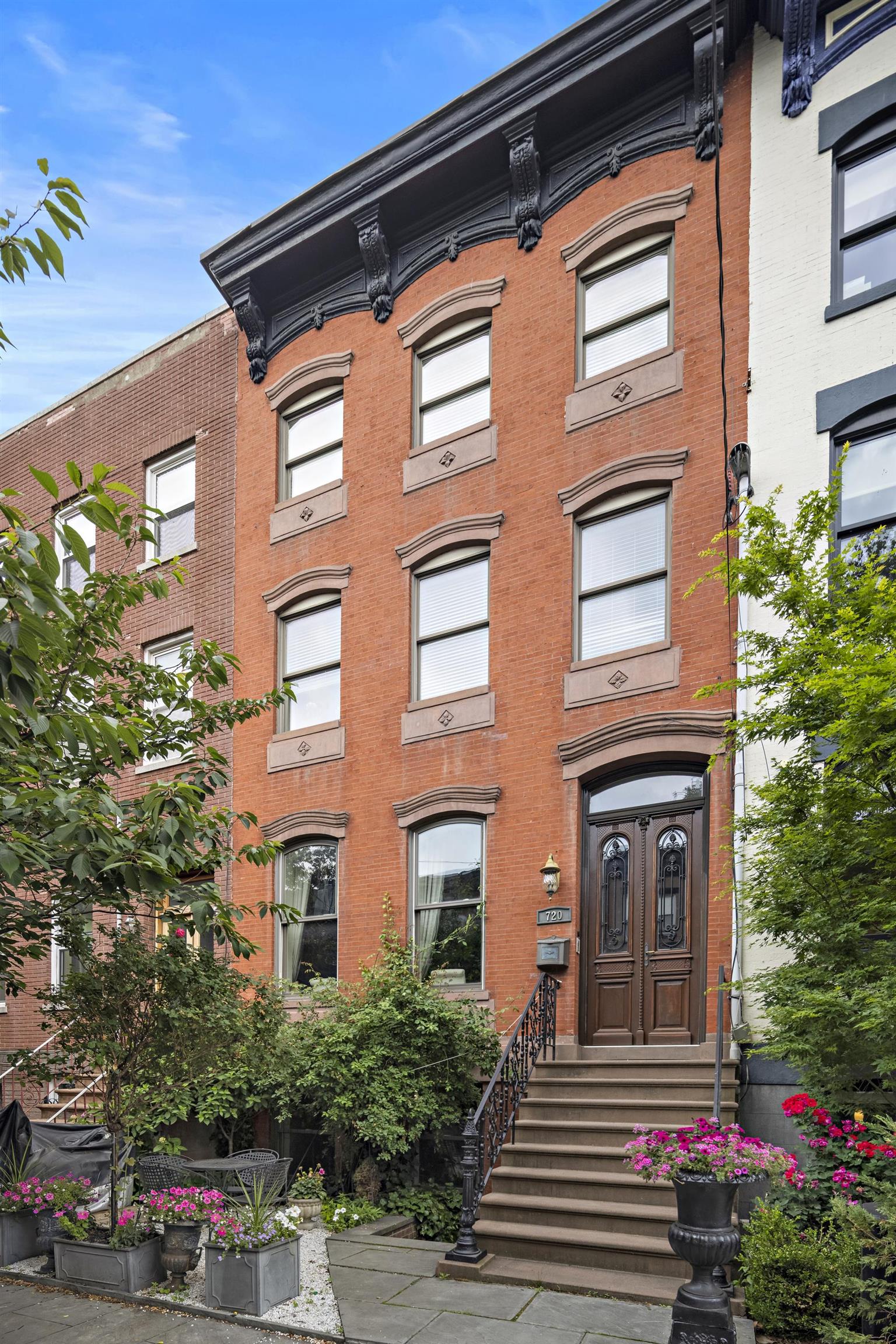 720 BLOOMFIELD ST Unit: 1