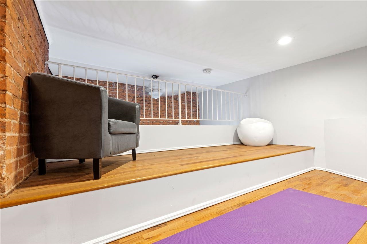 709 ADAMS ST Unit: 6