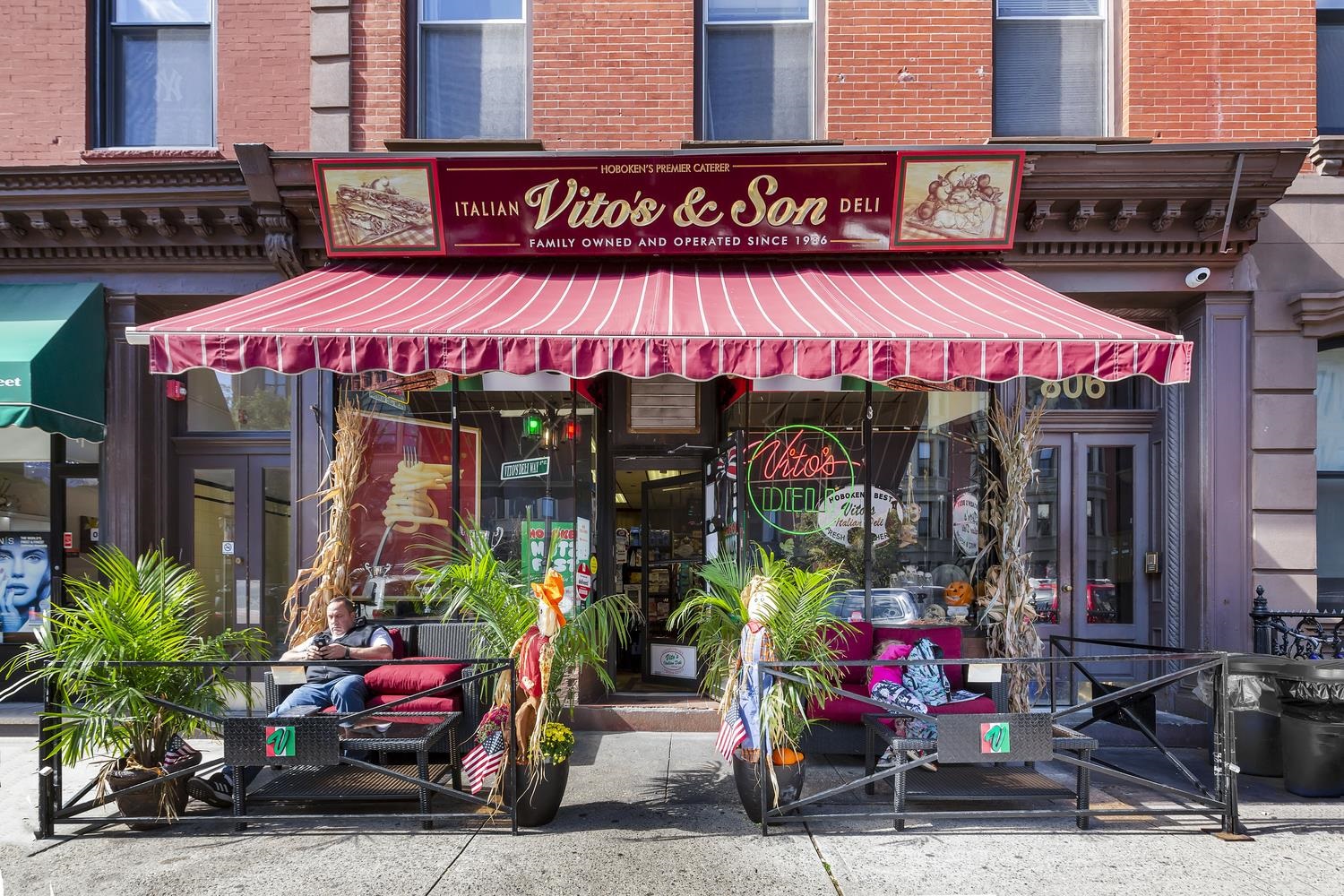 709 ADAMS ST Unit: 6