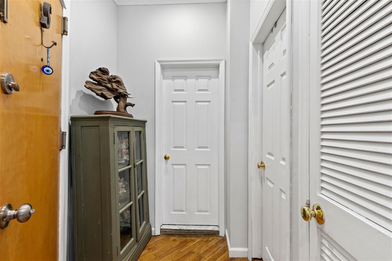 709 ADAMS ST Unit: 6