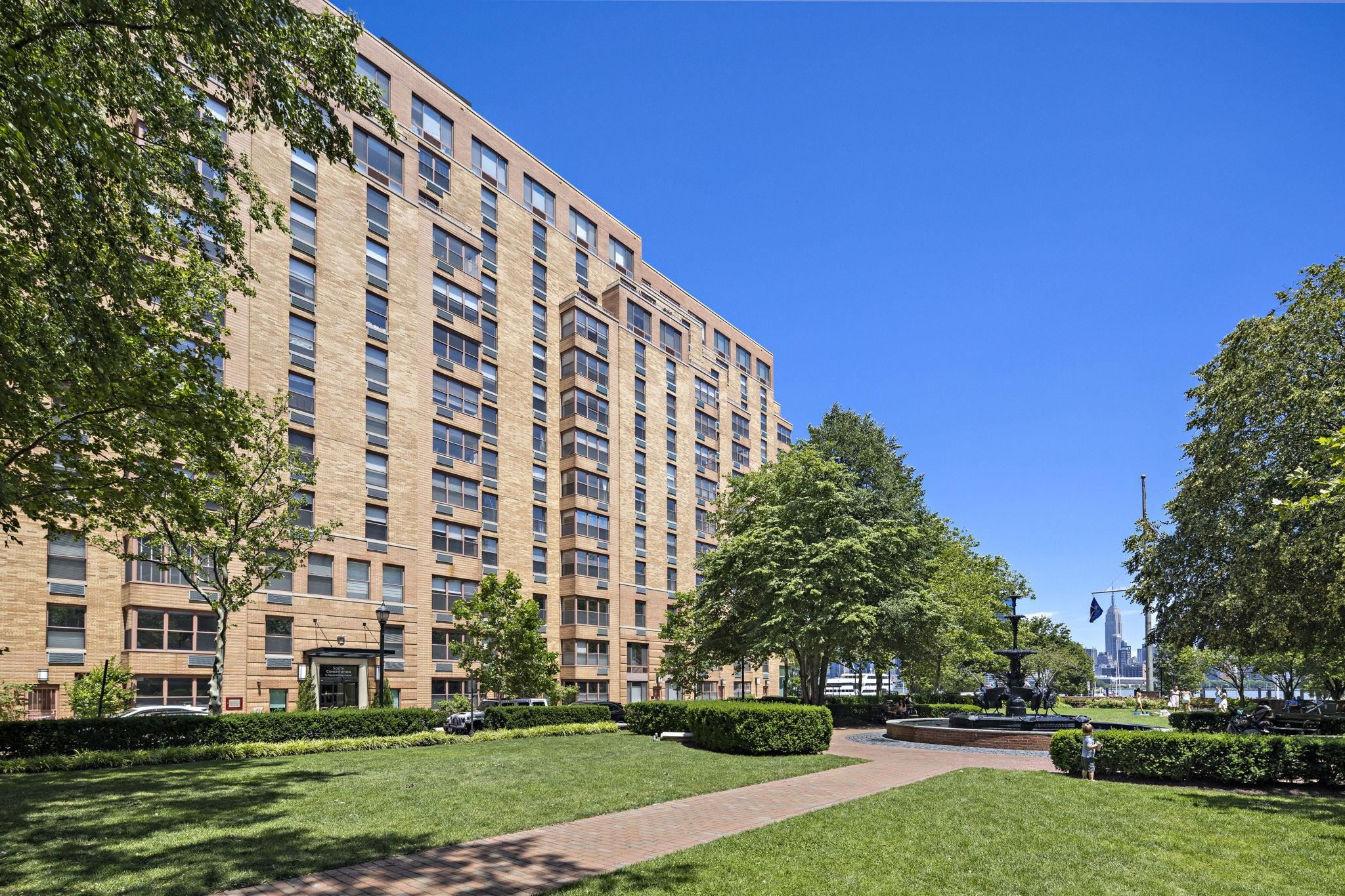 2 CONSTITUTION CT Unit: 909