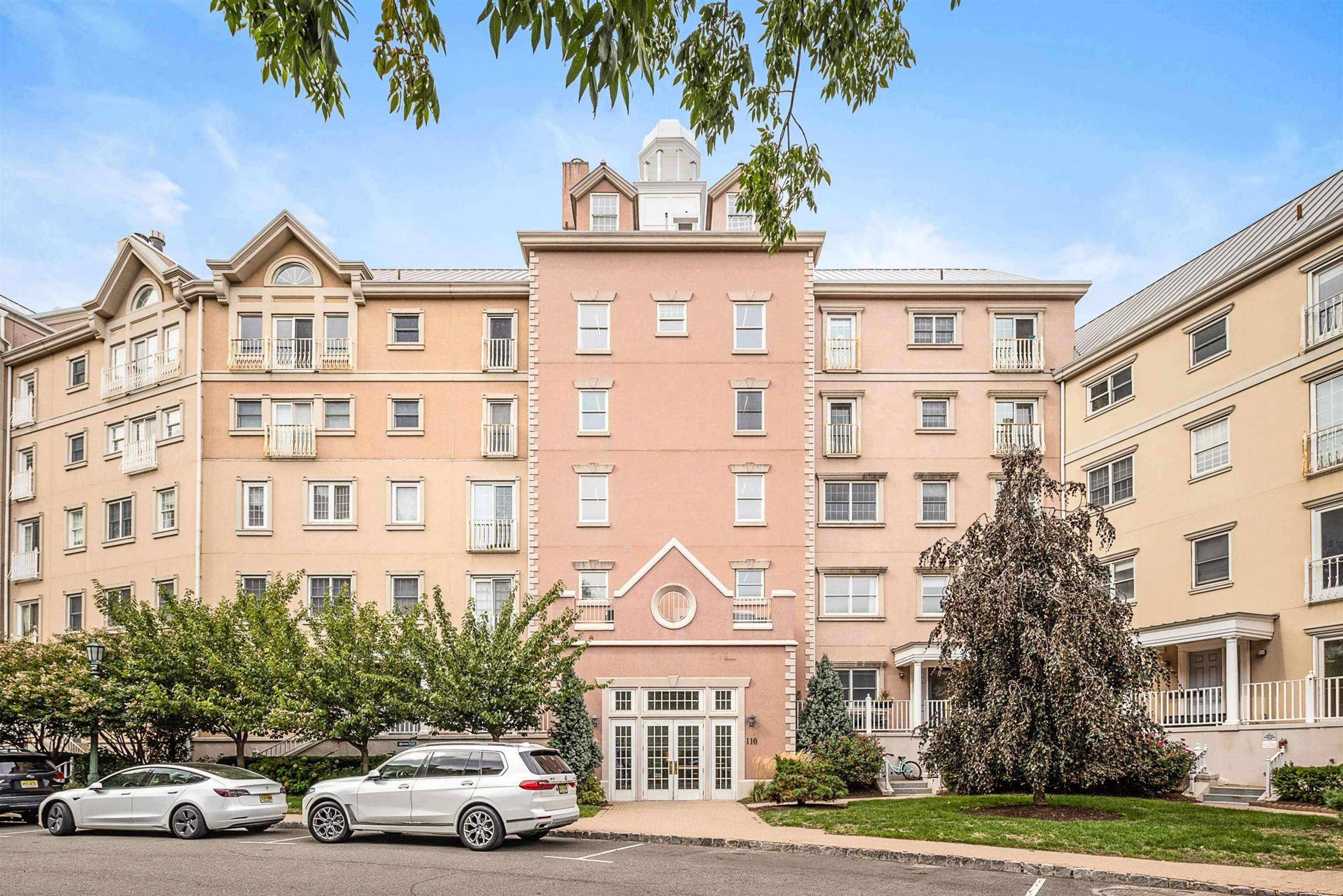 110 SHEARWATER CT EAST Unit: 33