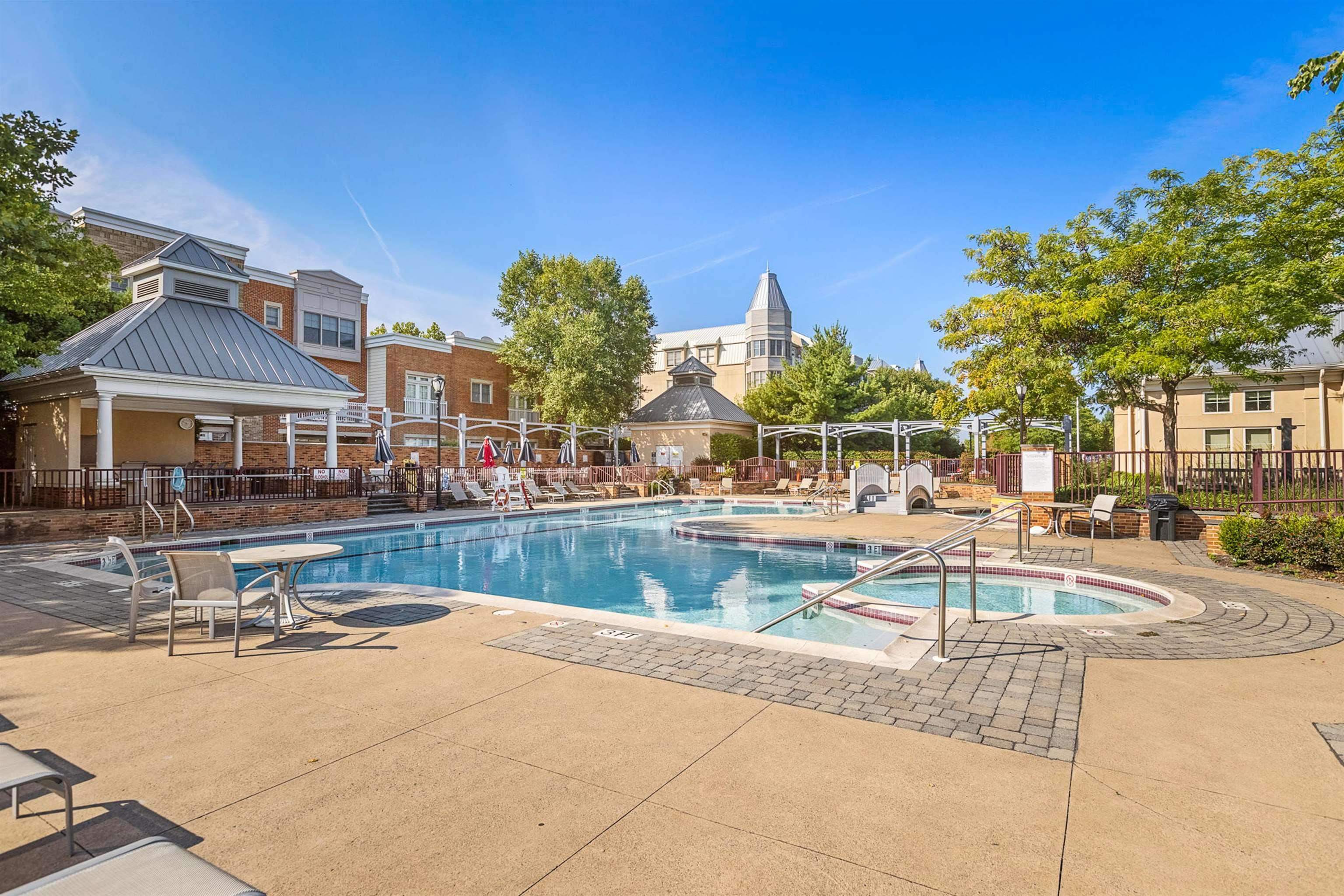 110 SHEARWATER CT EAST Unit: 33