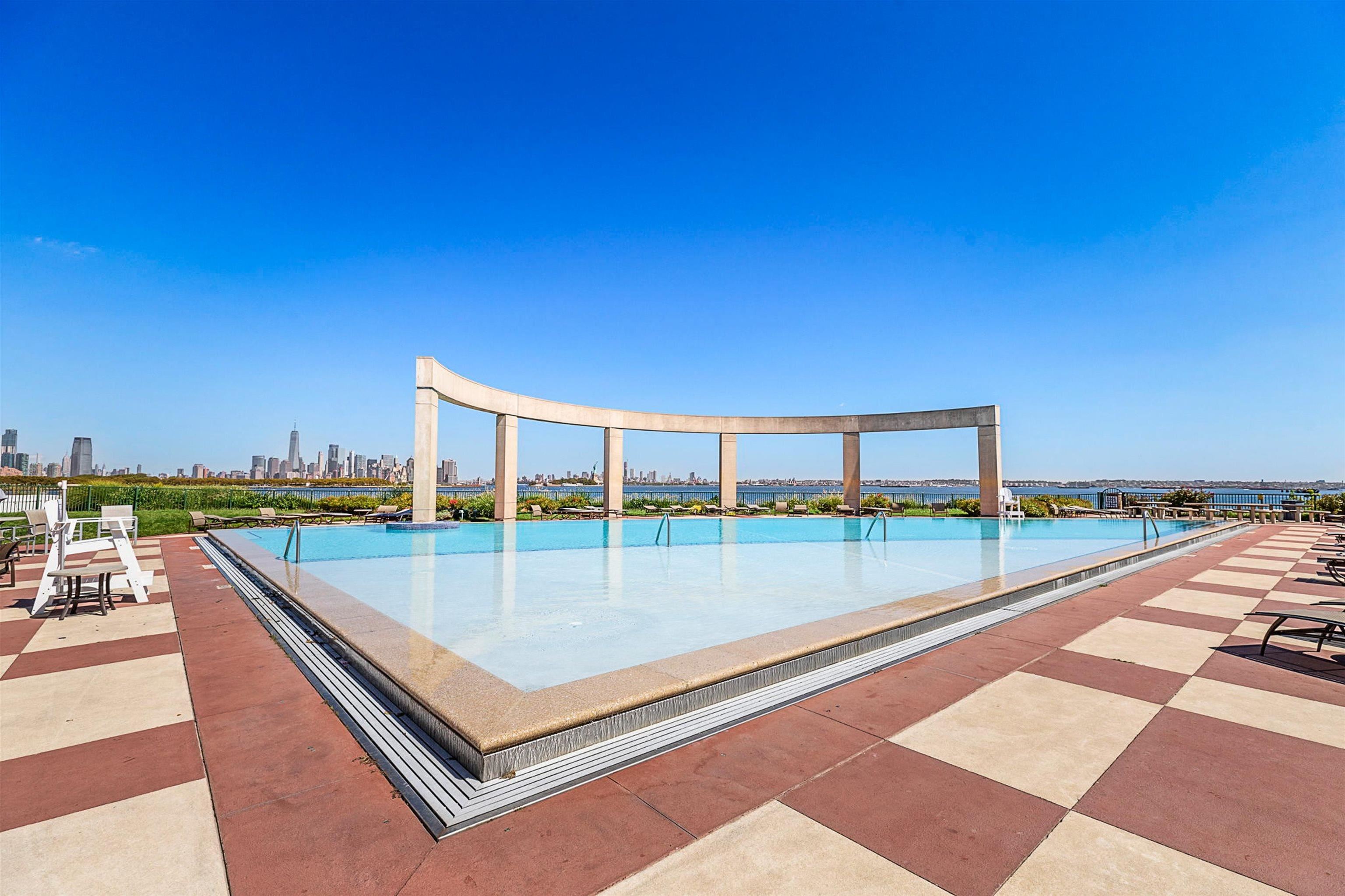 110 SHEARWATER CT EAST Unit: 33