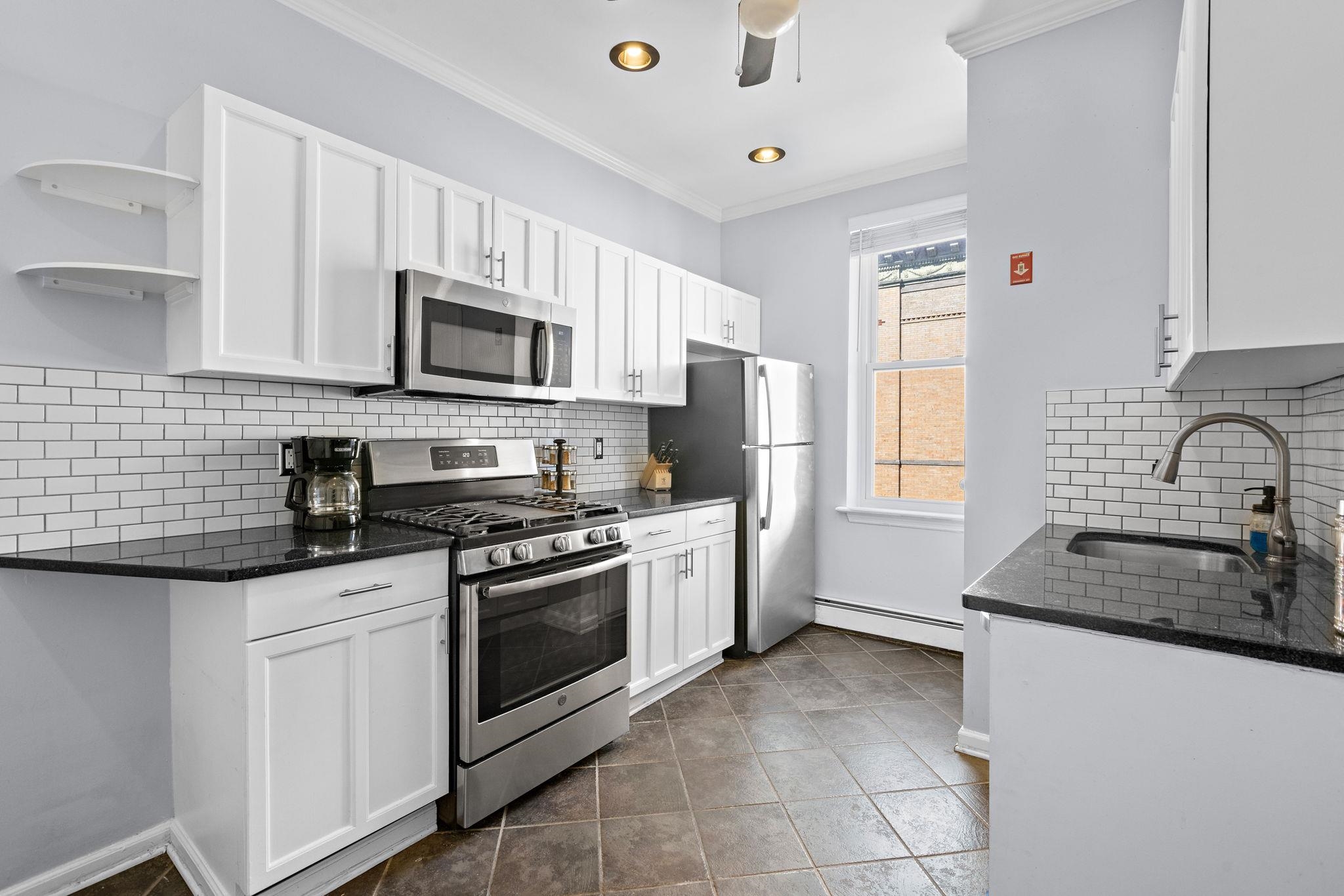 423 JEFFERSON ST Unit: 7