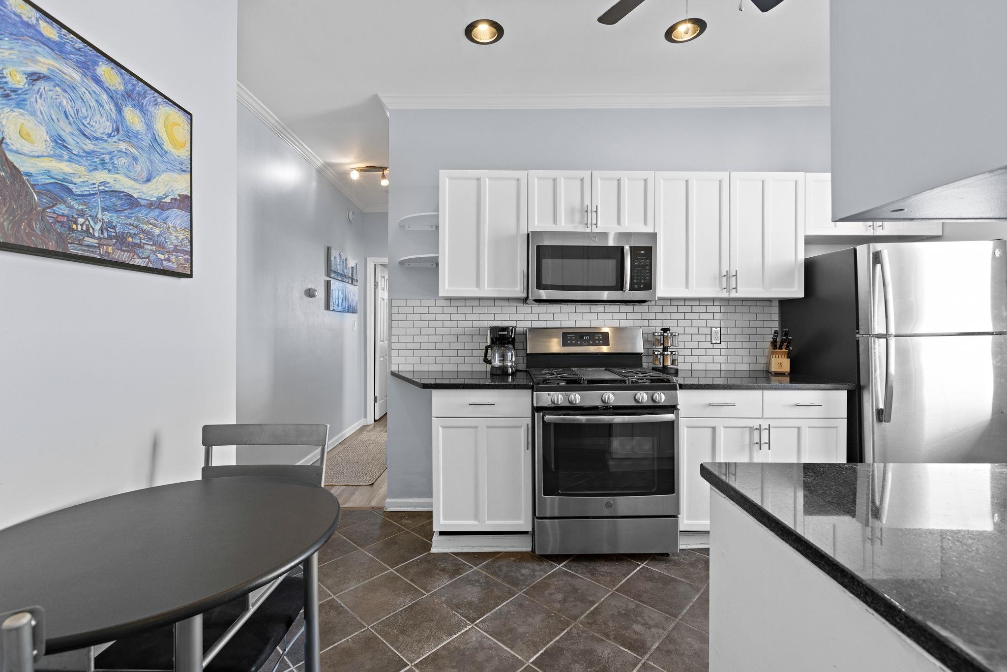 423 JEFFERSON ST Unit: 7