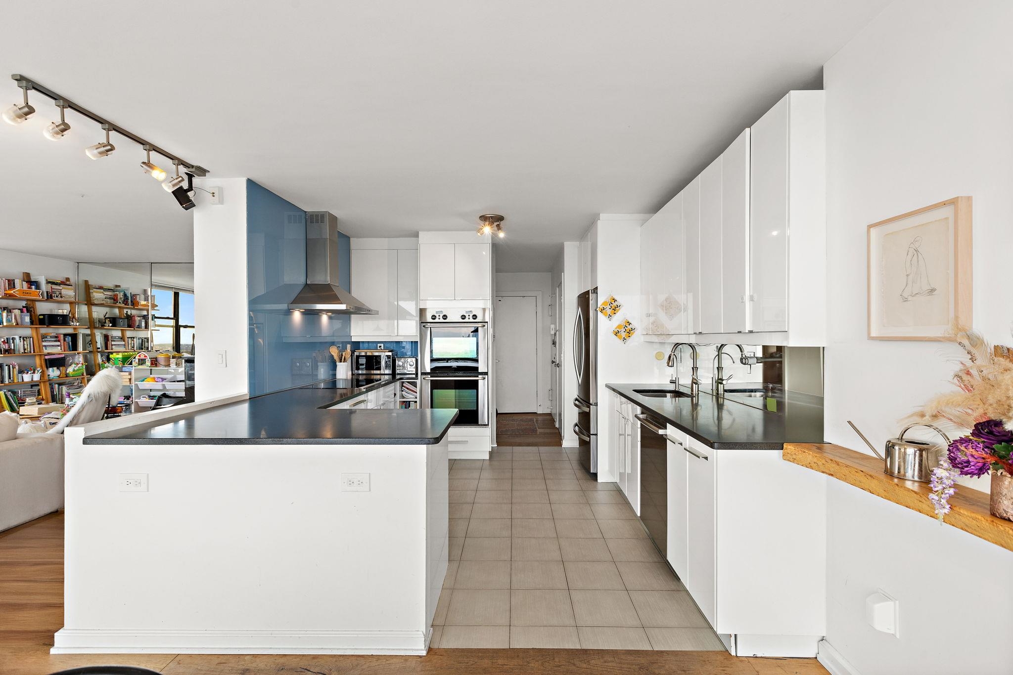 380 MOUNTAIN RD Unit: 1813