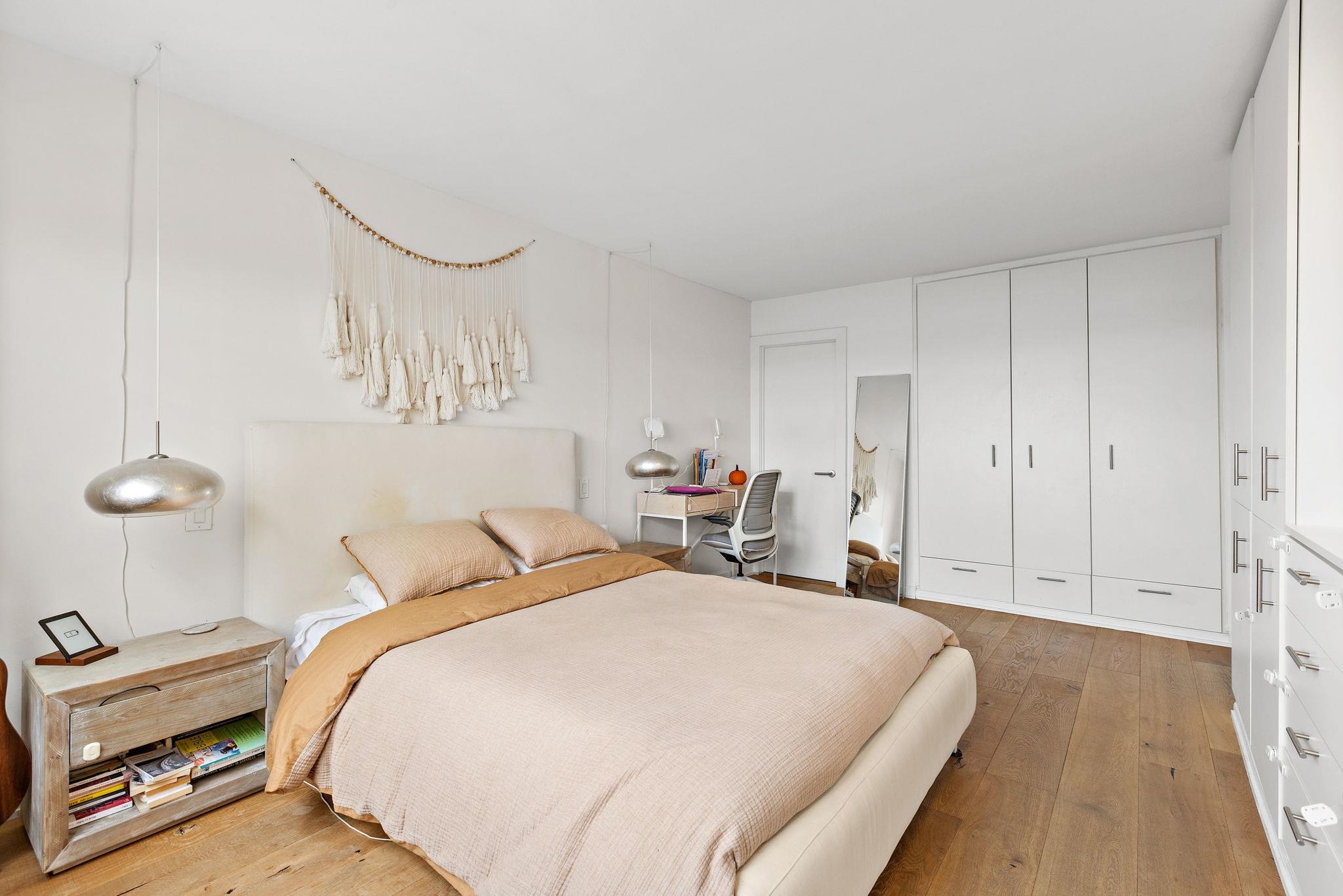 380 MOUNTAIN RD Unit: 1813