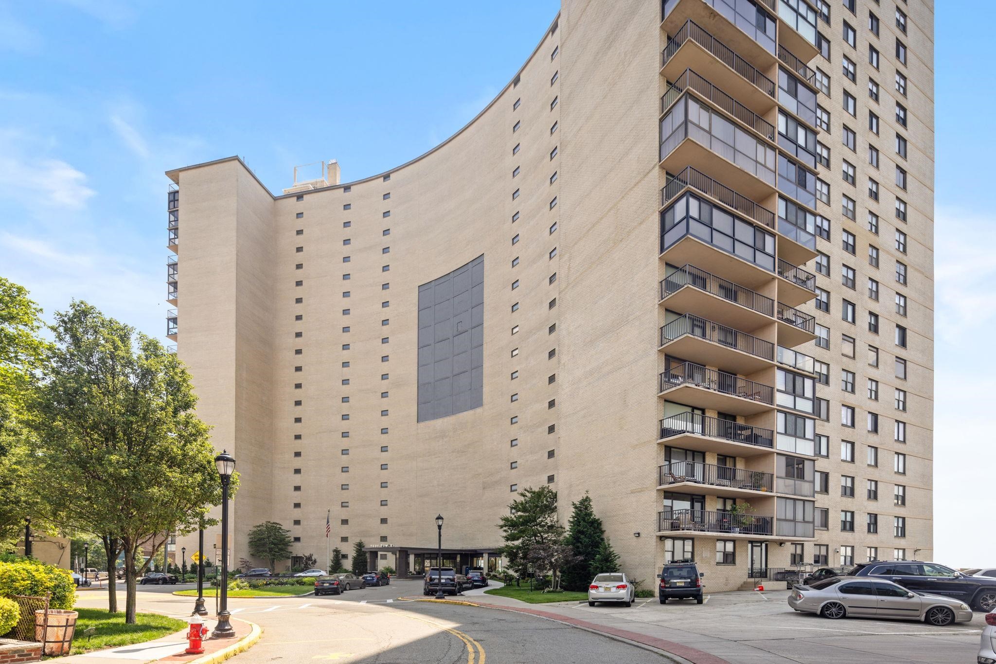 380 MOUNTAIN RD Unit: 1813