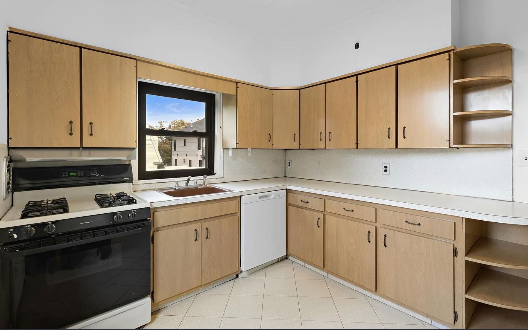 56 CLIFTON TERRACE Unit: 2