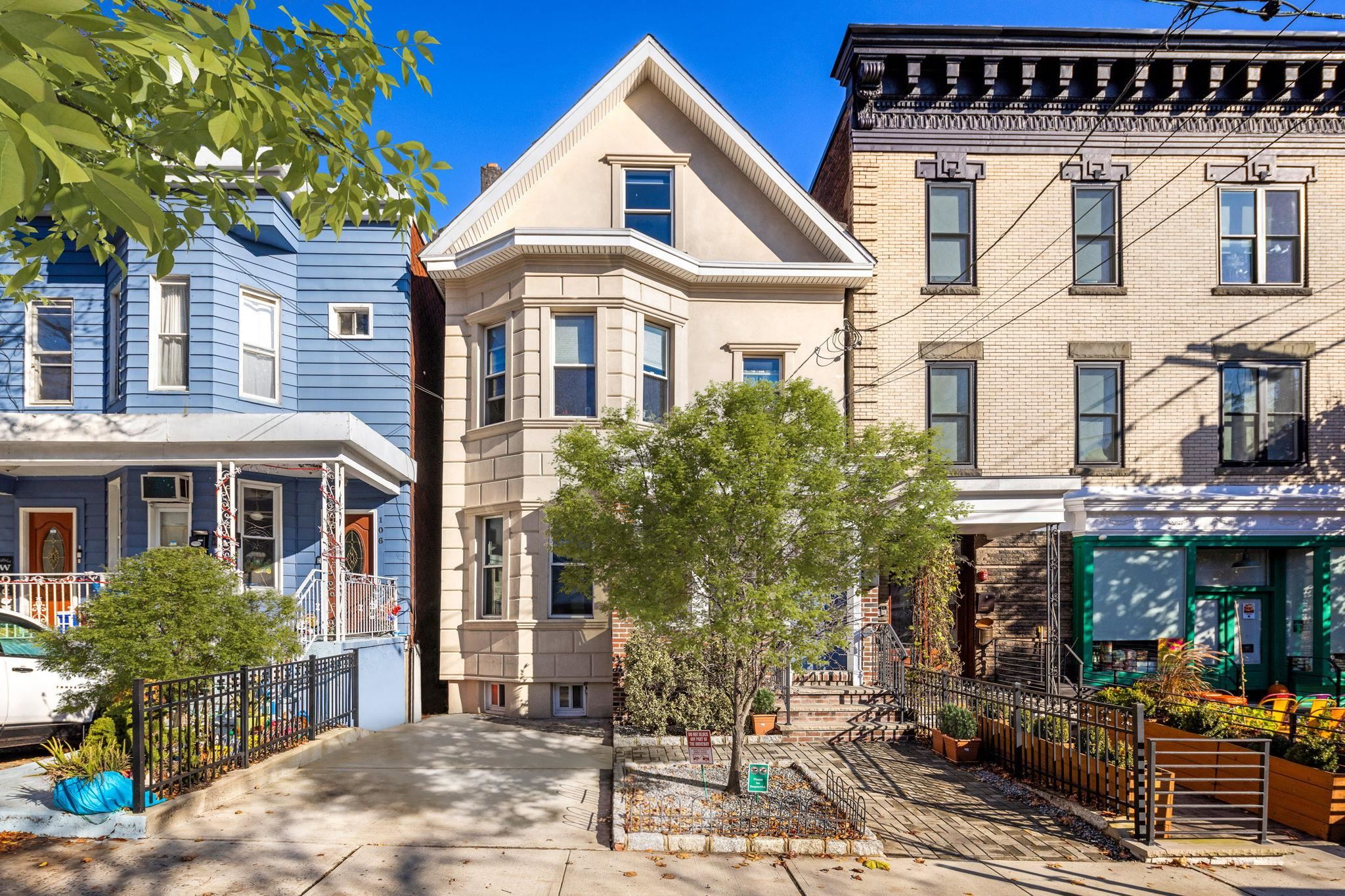 104 OAK ST Unit: 1