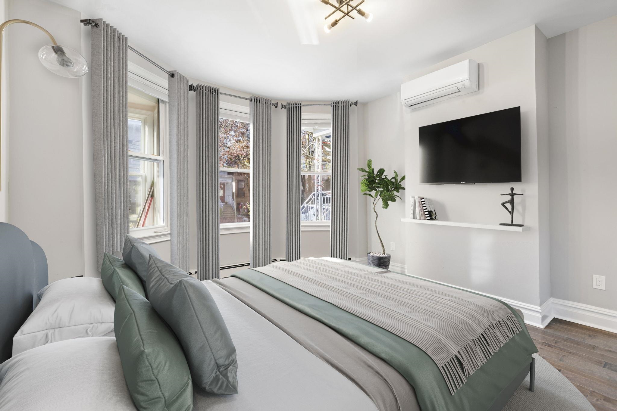 104 OAK ST Unit: 1