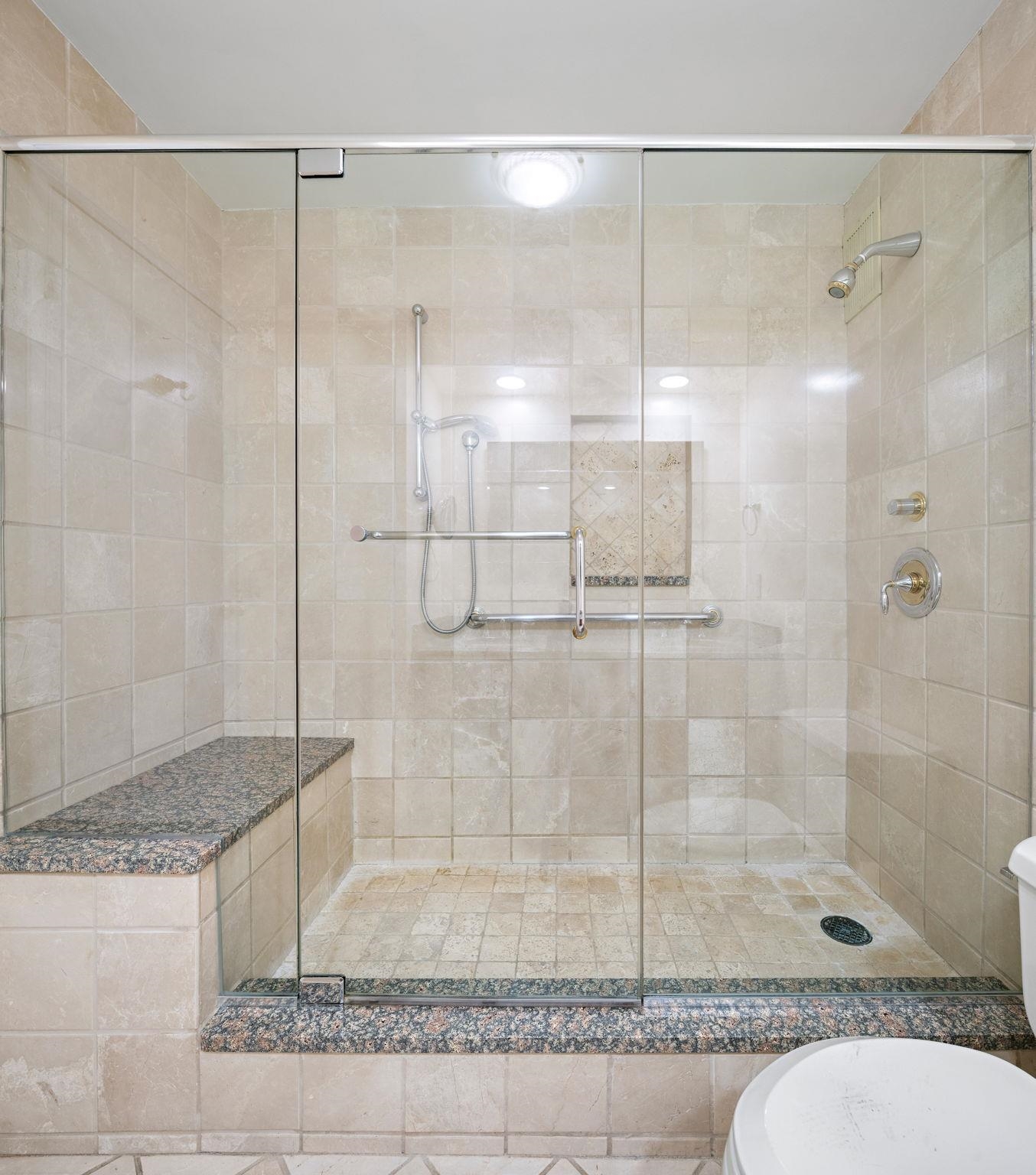 1307 HARMON COVE TOWER Unit: 1307