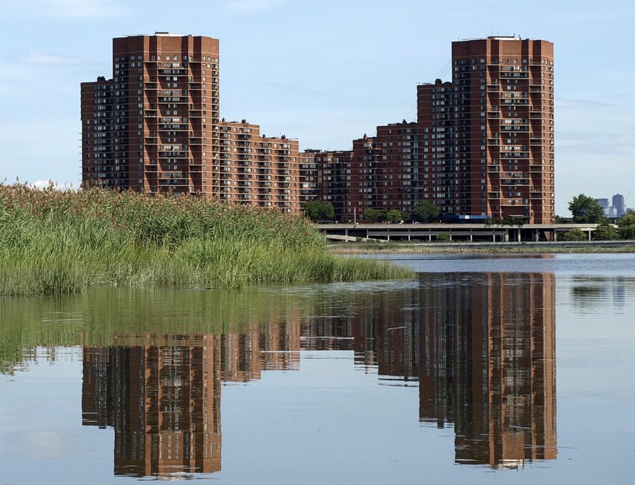 1307 HARMON COVE TOWER Unit: 1307