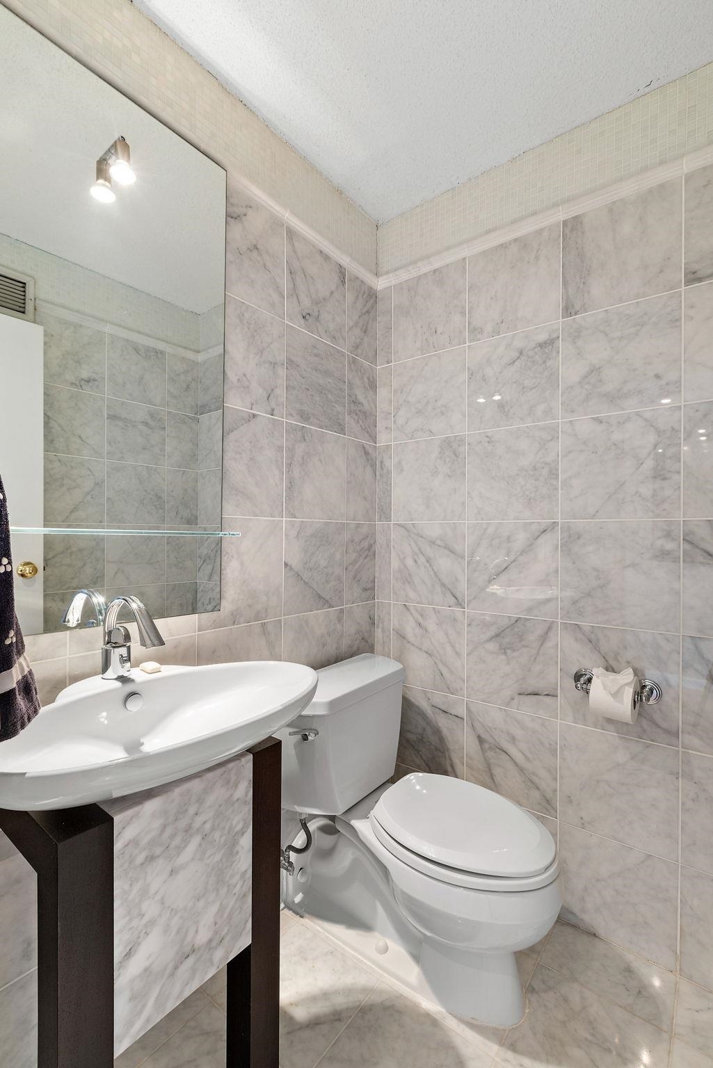 1307 HARMON COVE TOWER Unit: 1307