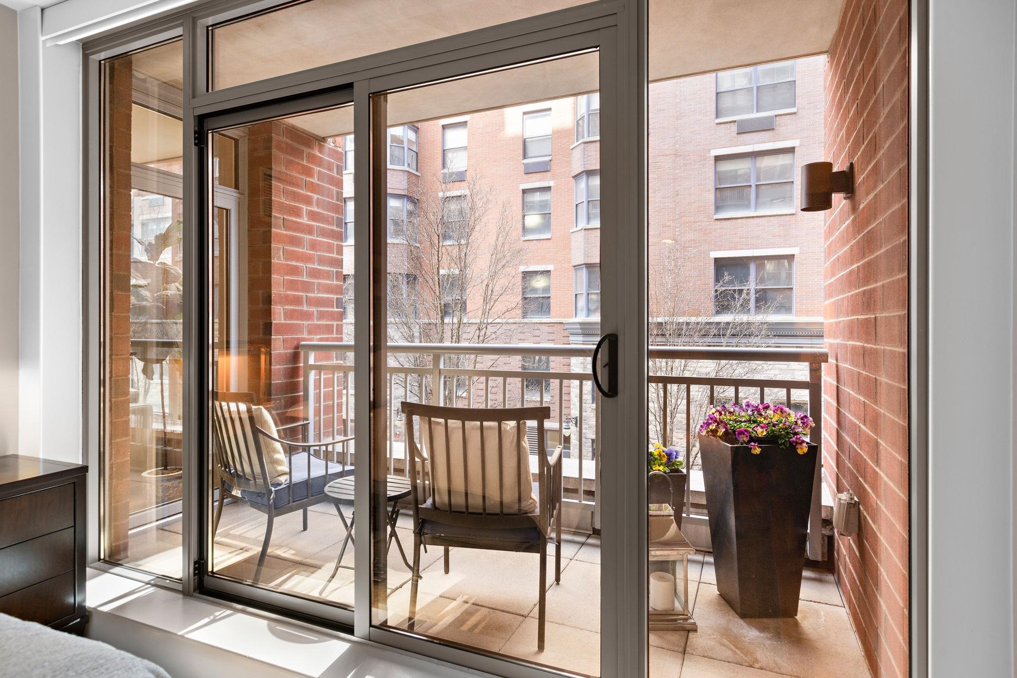 1125 MAXWELL LANE Unit: 222