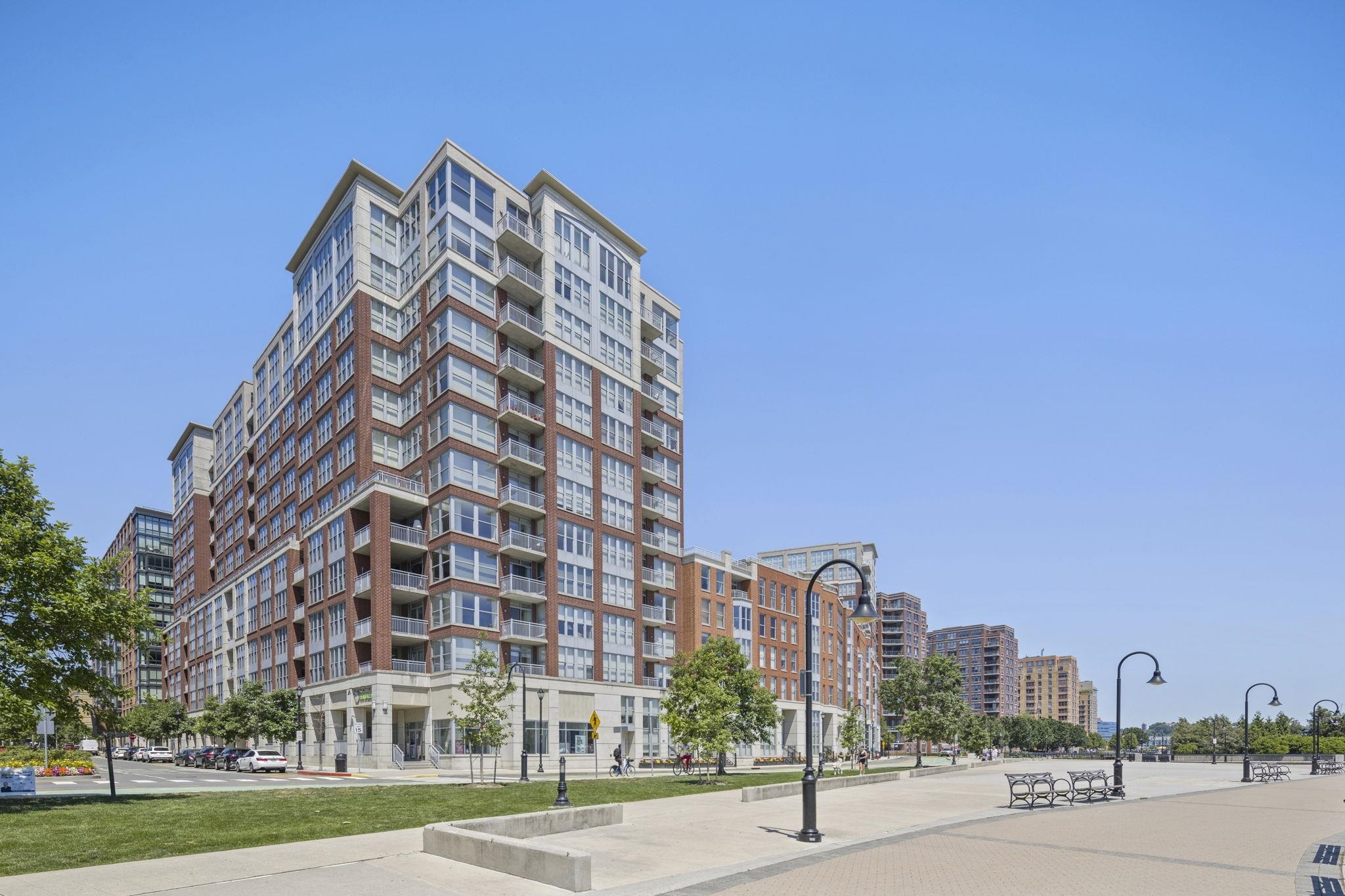 1125 MAXWELL LANE Unit: 222