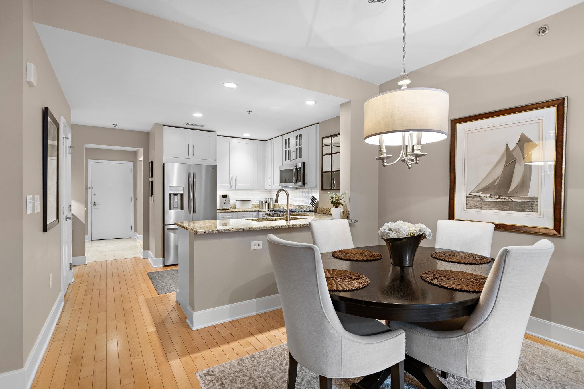 1125 MAXWELL LANE Unit: 222