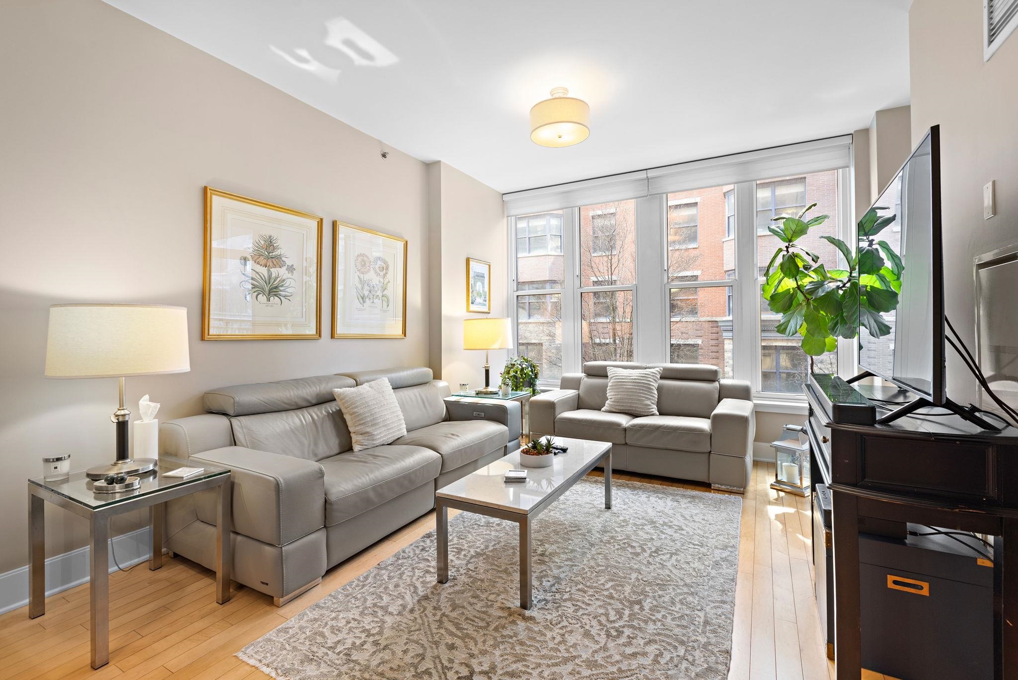 1125 MAXWELL LANE Unit: 222