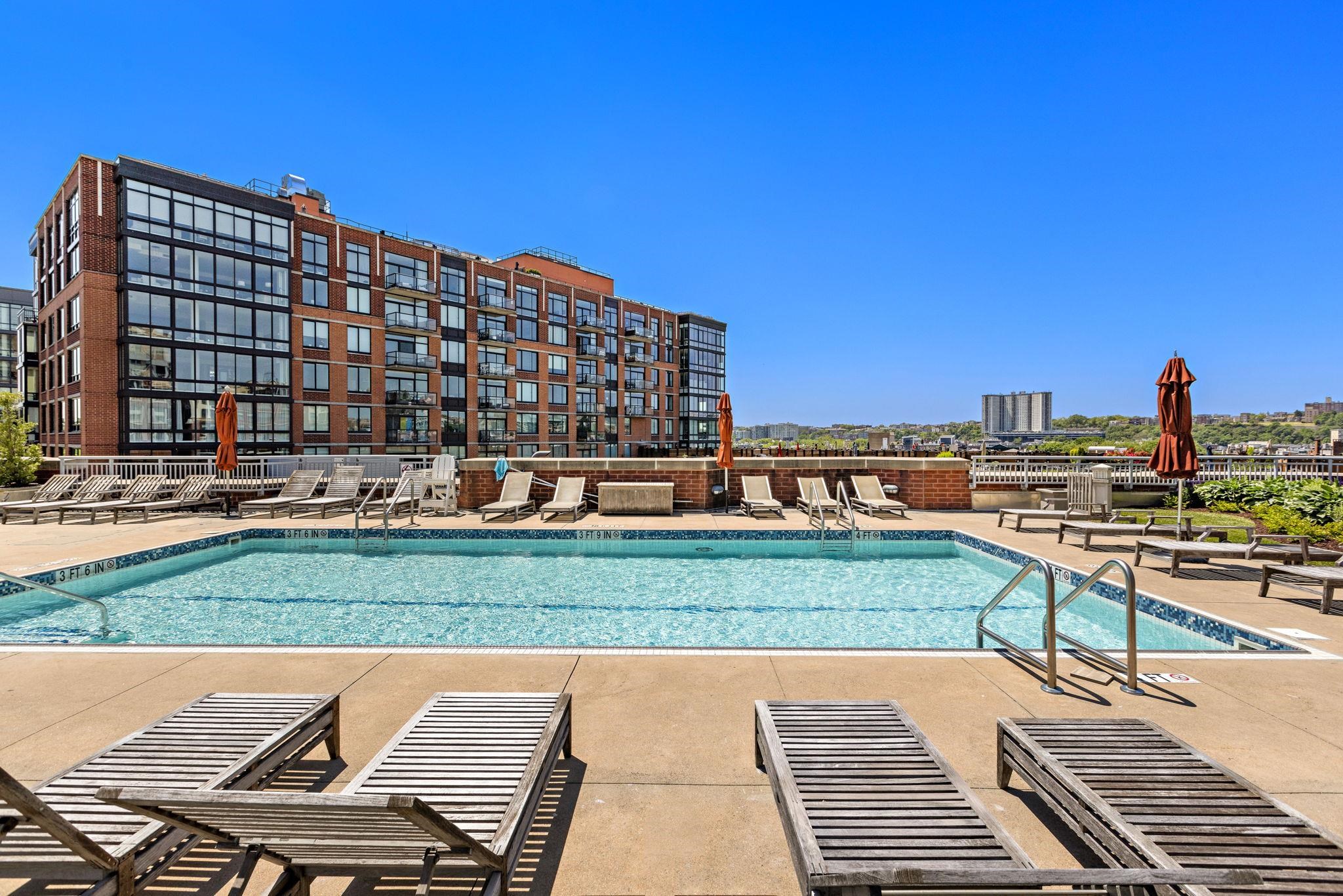 1125 MAXWELL LANE Unit: 222