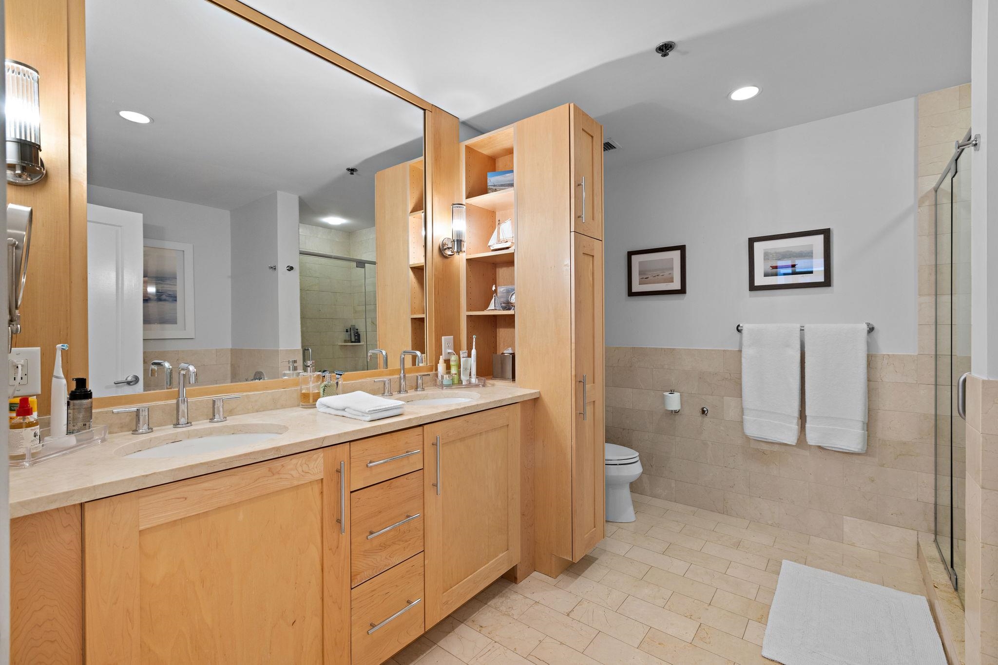 1125 MAXWELL LANE Unit: 222