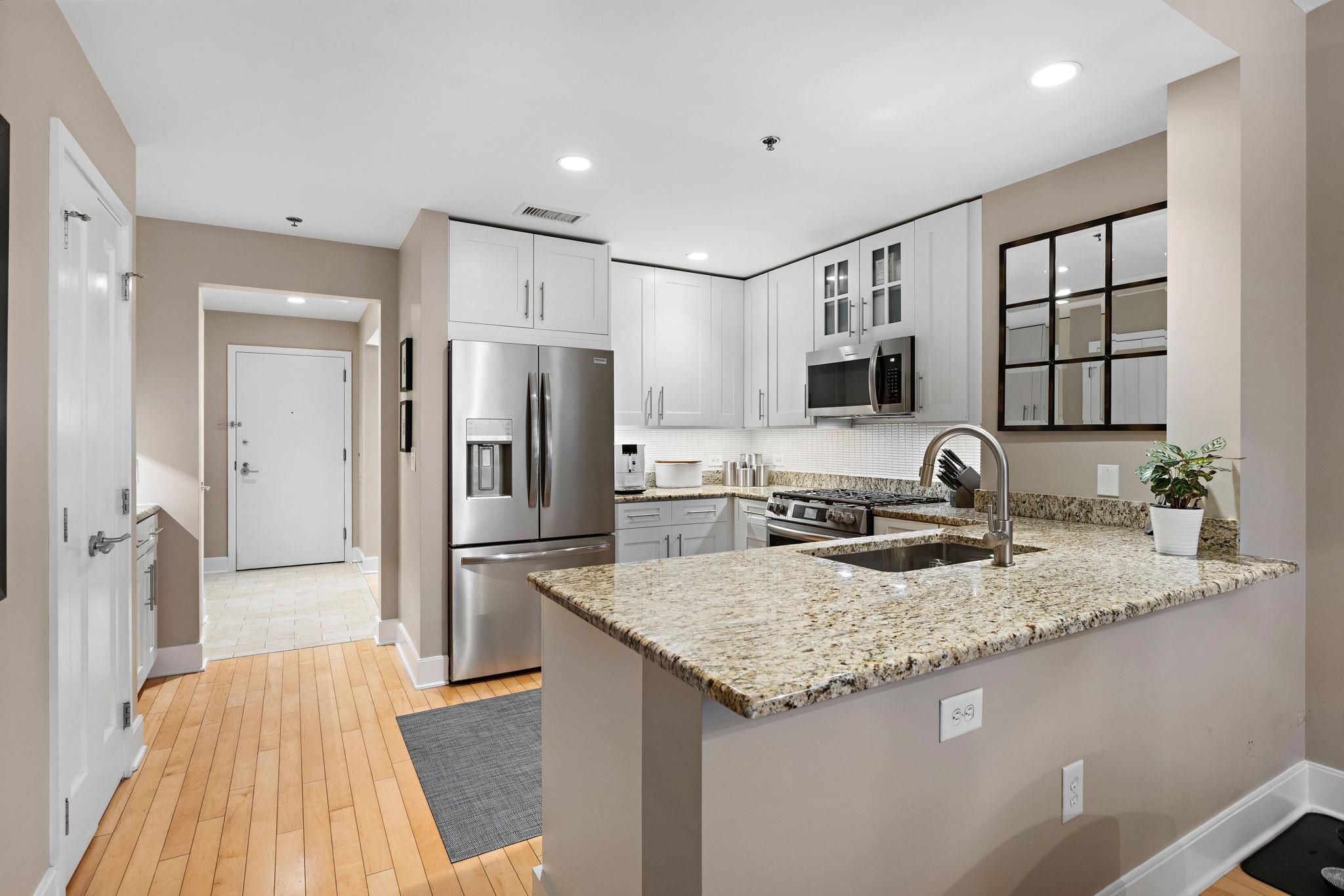 1125 MAXWELL LANE Unit: 222