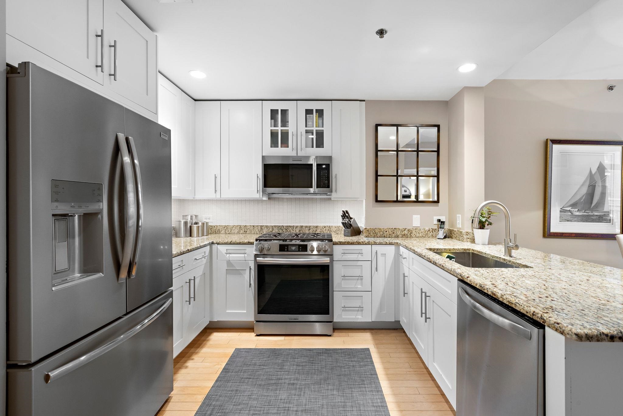 1125 MAXWELL LANE Unit: 222