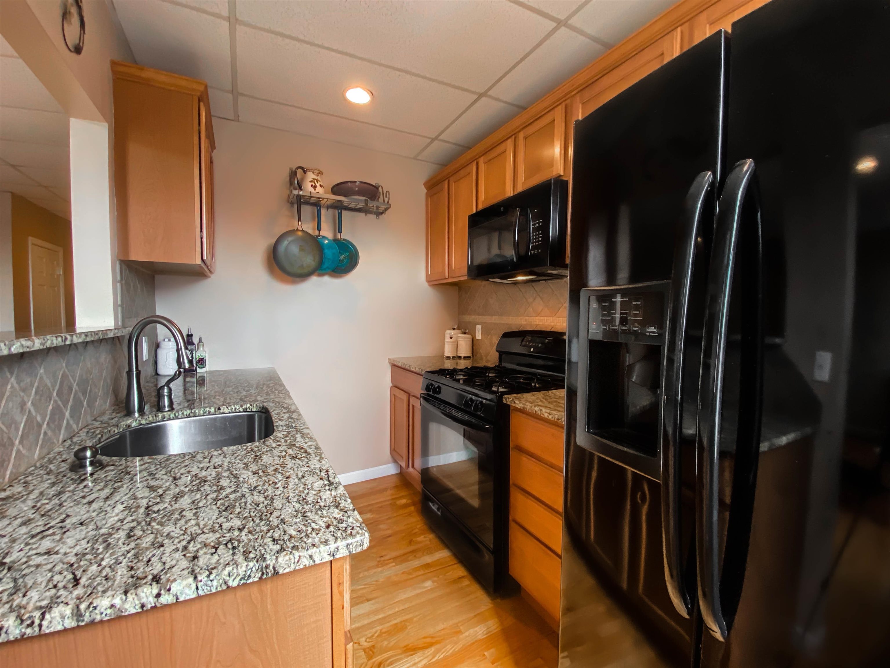 37 WEST 19TH ST Unit: 2