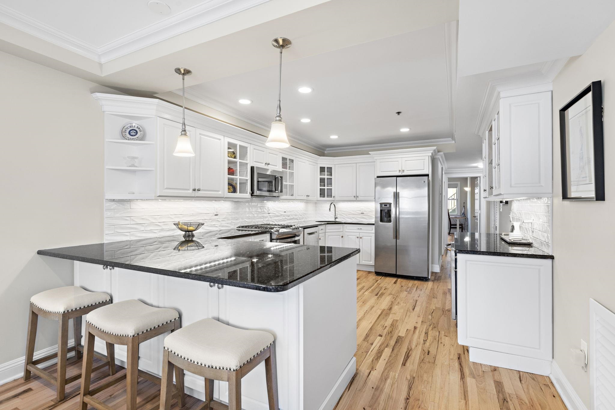 225 CLINTON ST Unit: 2