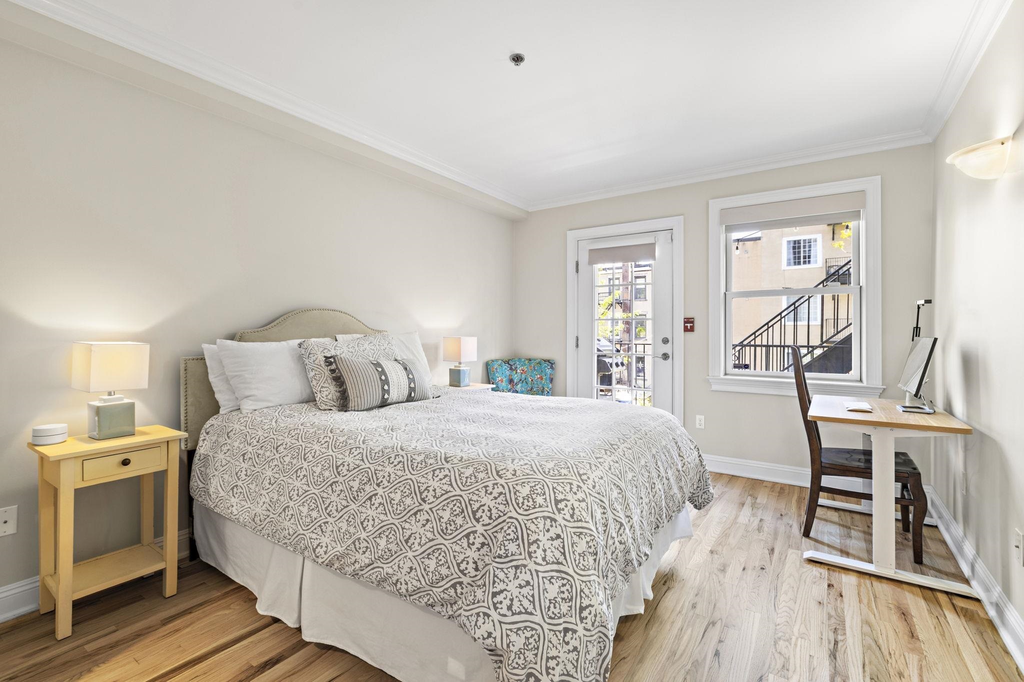 225 CLINTON ST Unit: 2