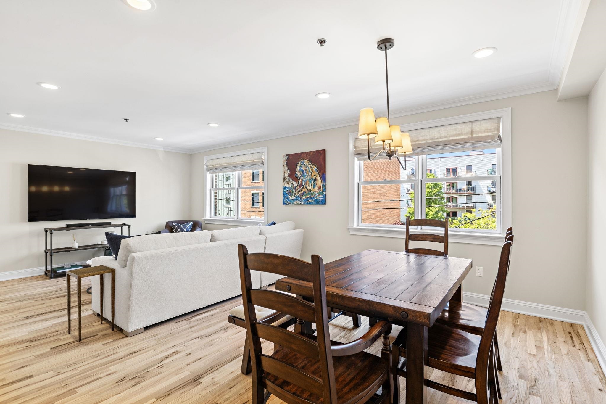 225 CLINTON ST Unit: 2