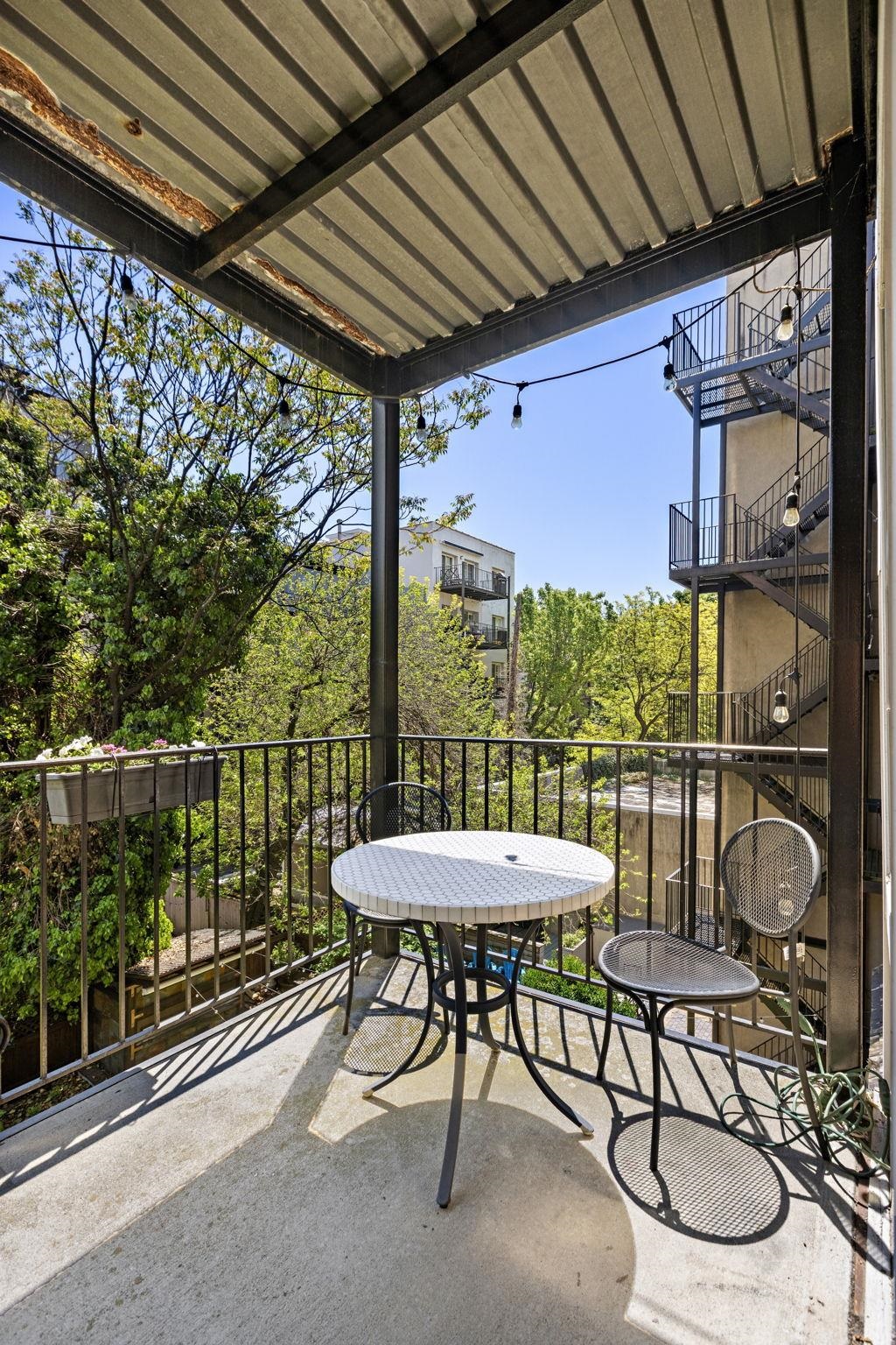 225 CLINTON ST Unit: 2