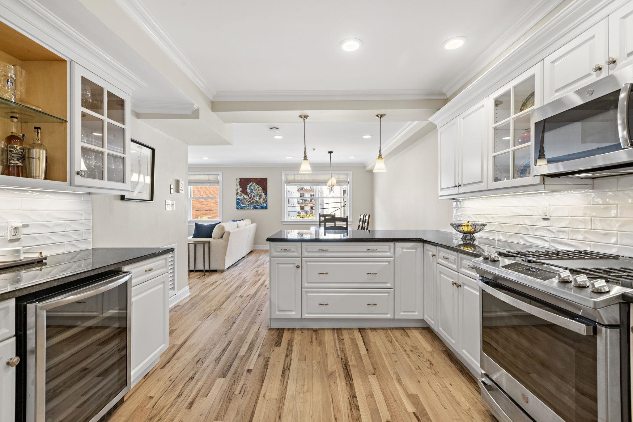 225 CLINTON ST Unit: 2