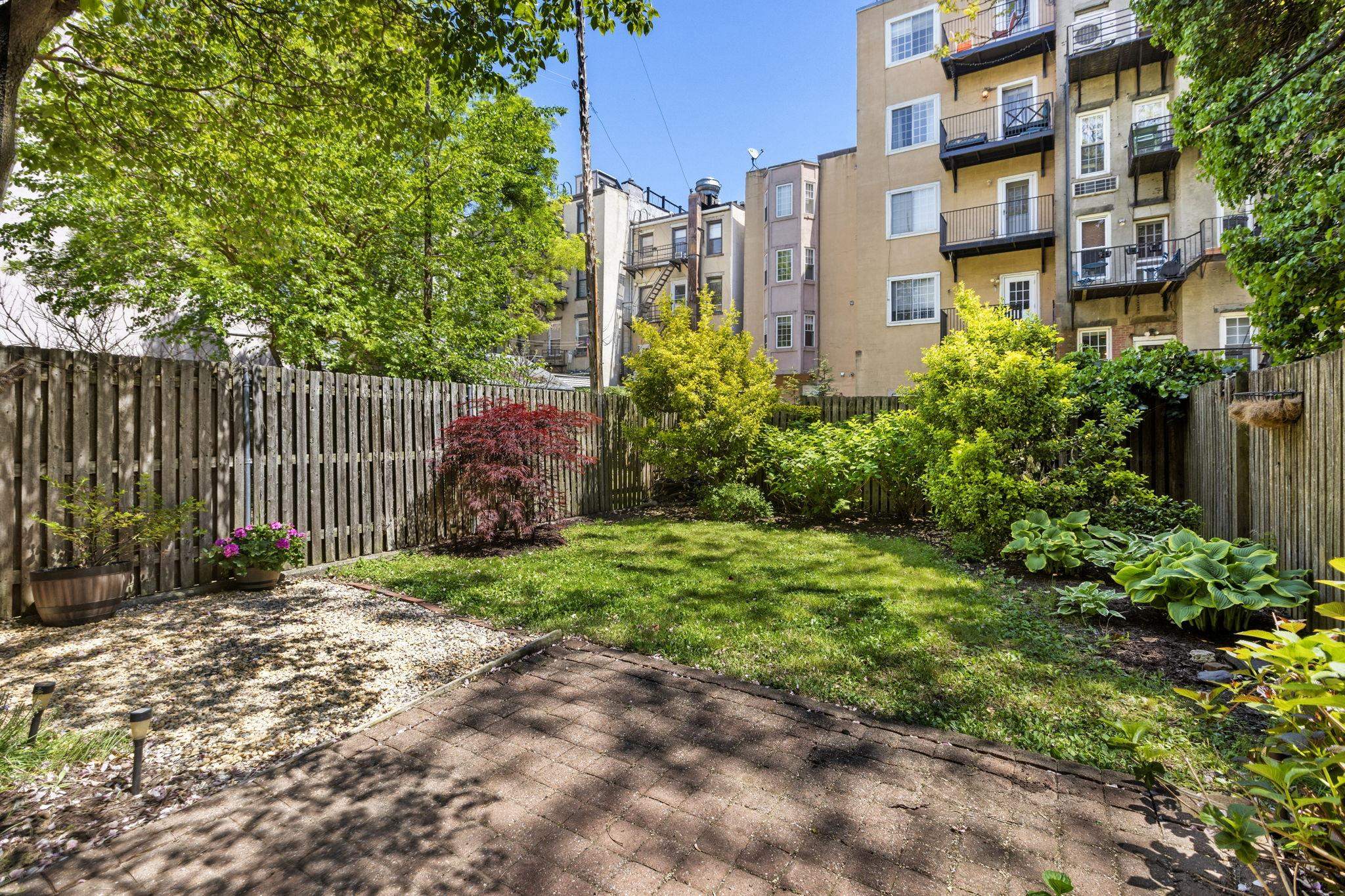 225 CLINTON ST Unit: 2