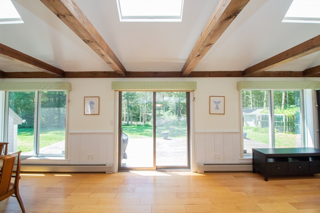 32 Mattapoisett Neck Rd