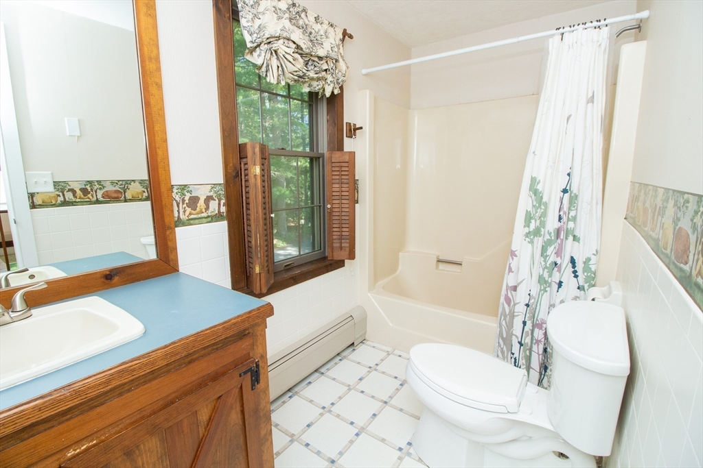 32 Mattapoisett Neck Rd
