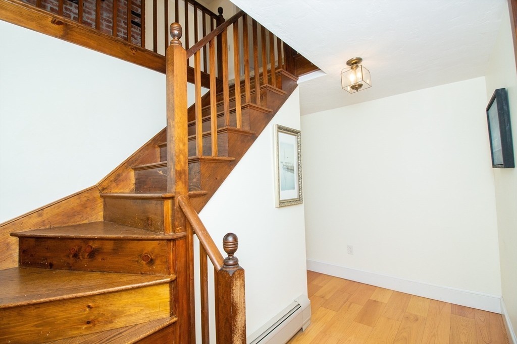 32 Mattapoisett Neck Rd