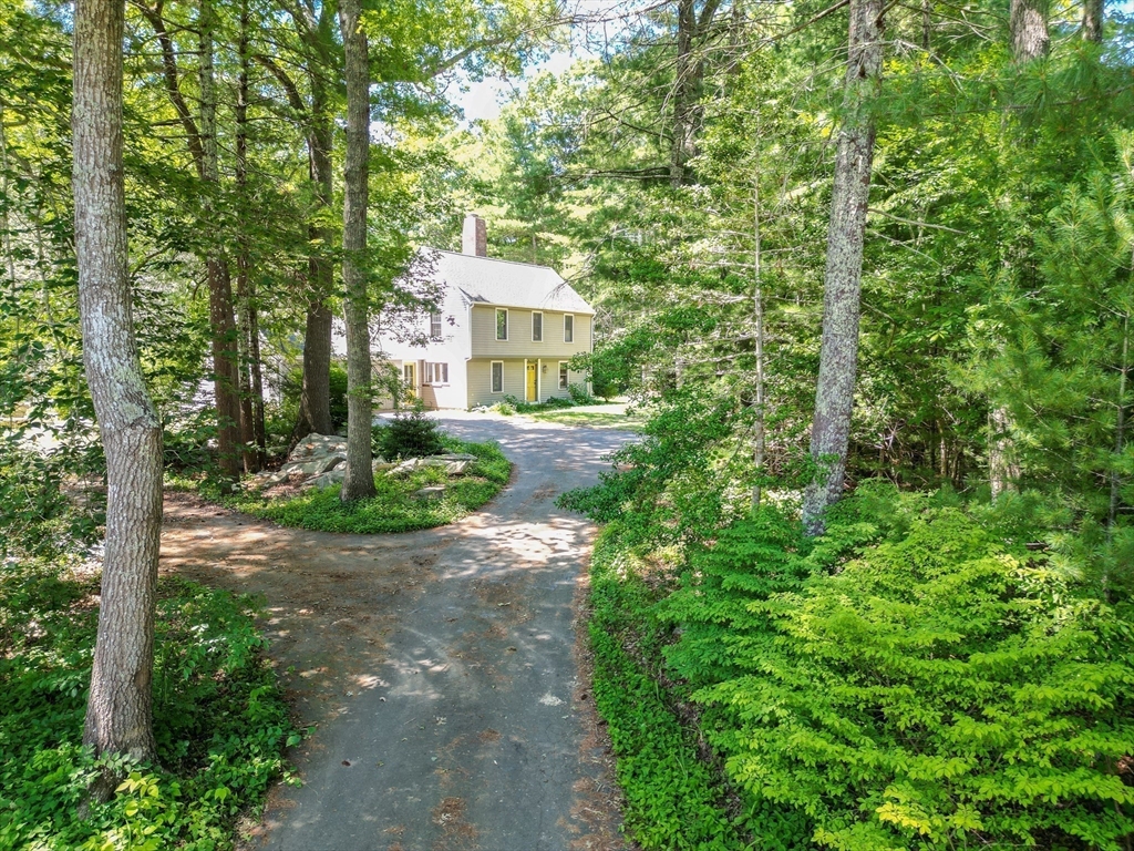 32 Mattapoisett Neck Rd