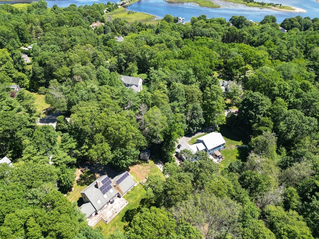 32 Mattapoisett Neck Rd