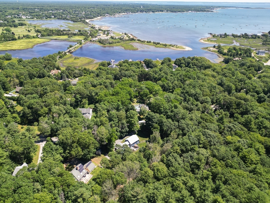 32 Mattapoisett Neck Rd