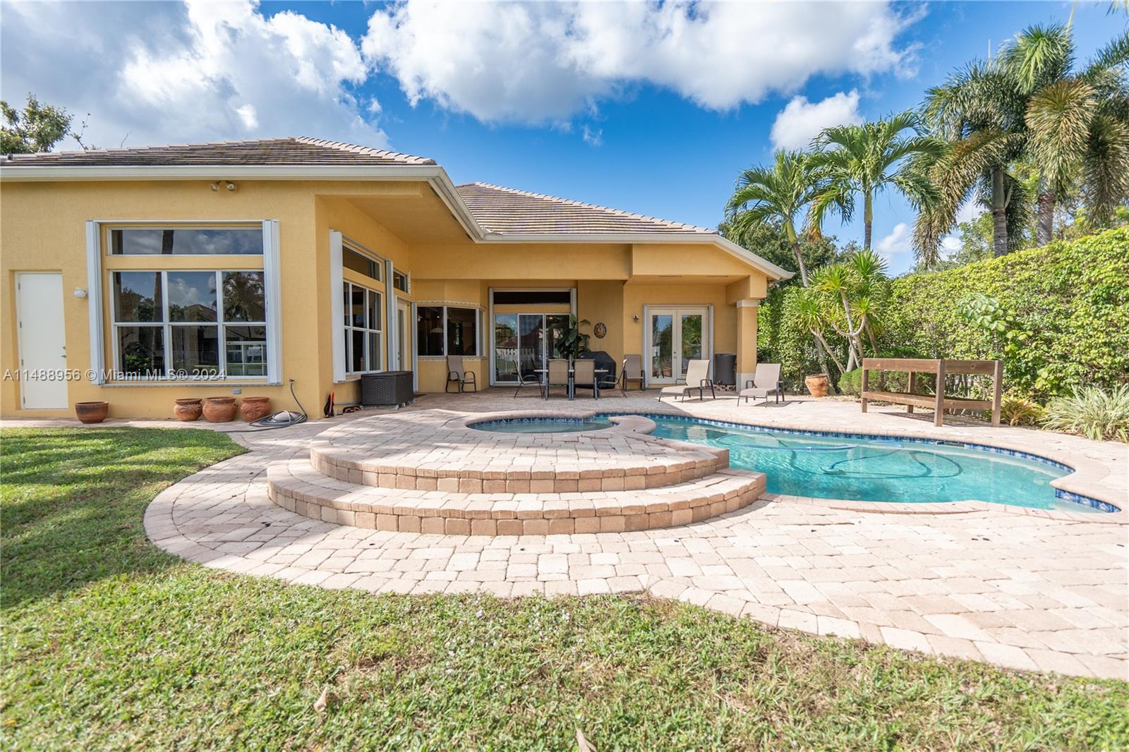 3678 Spanish Oak Pt