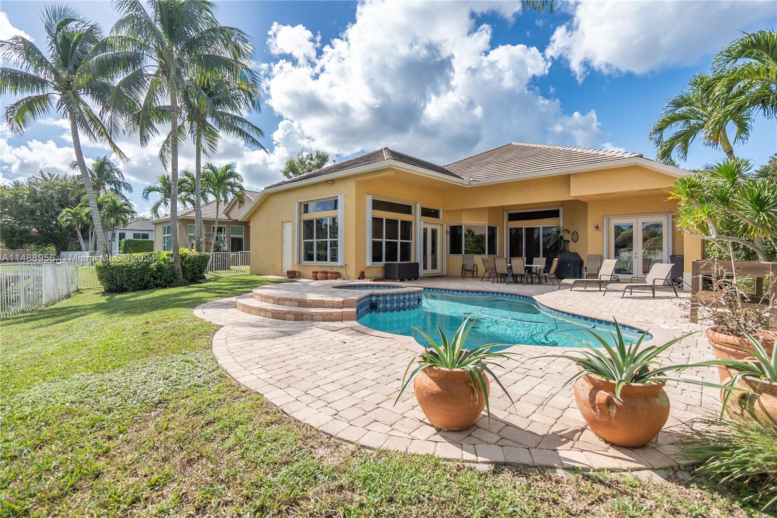 3678 Spanish Oak Pt