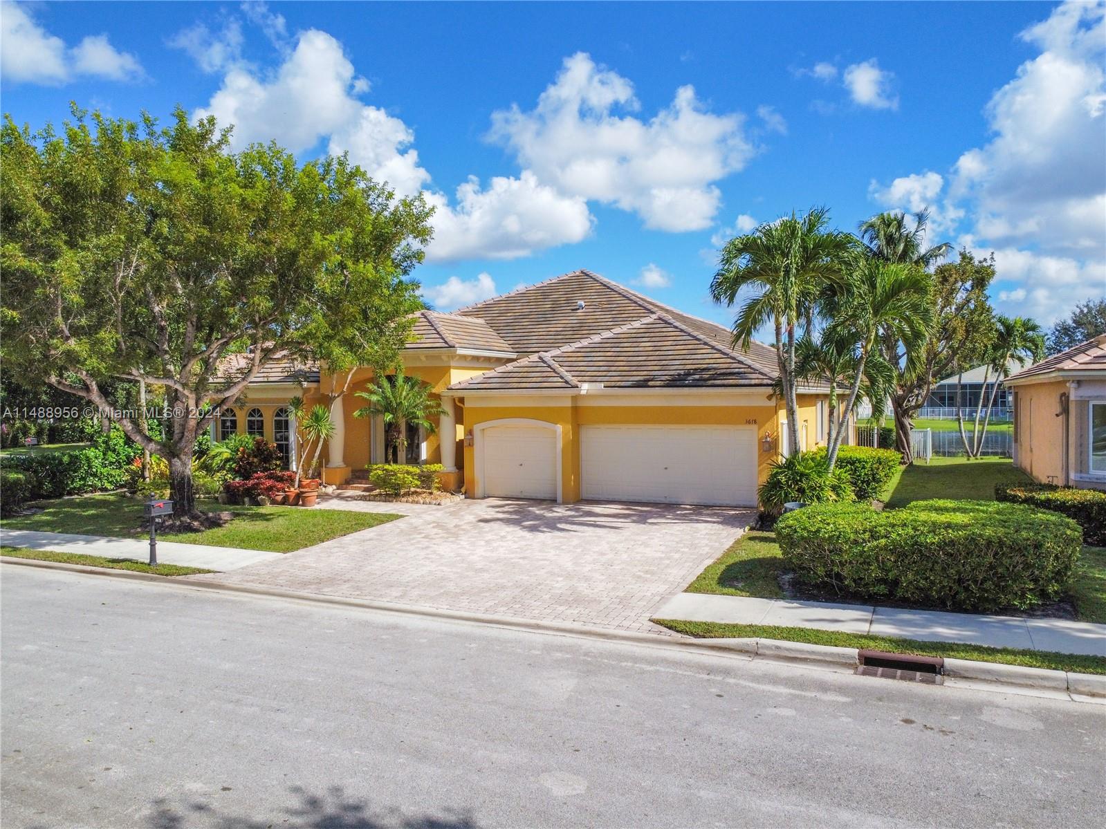 3678 Spanish Oak Pt