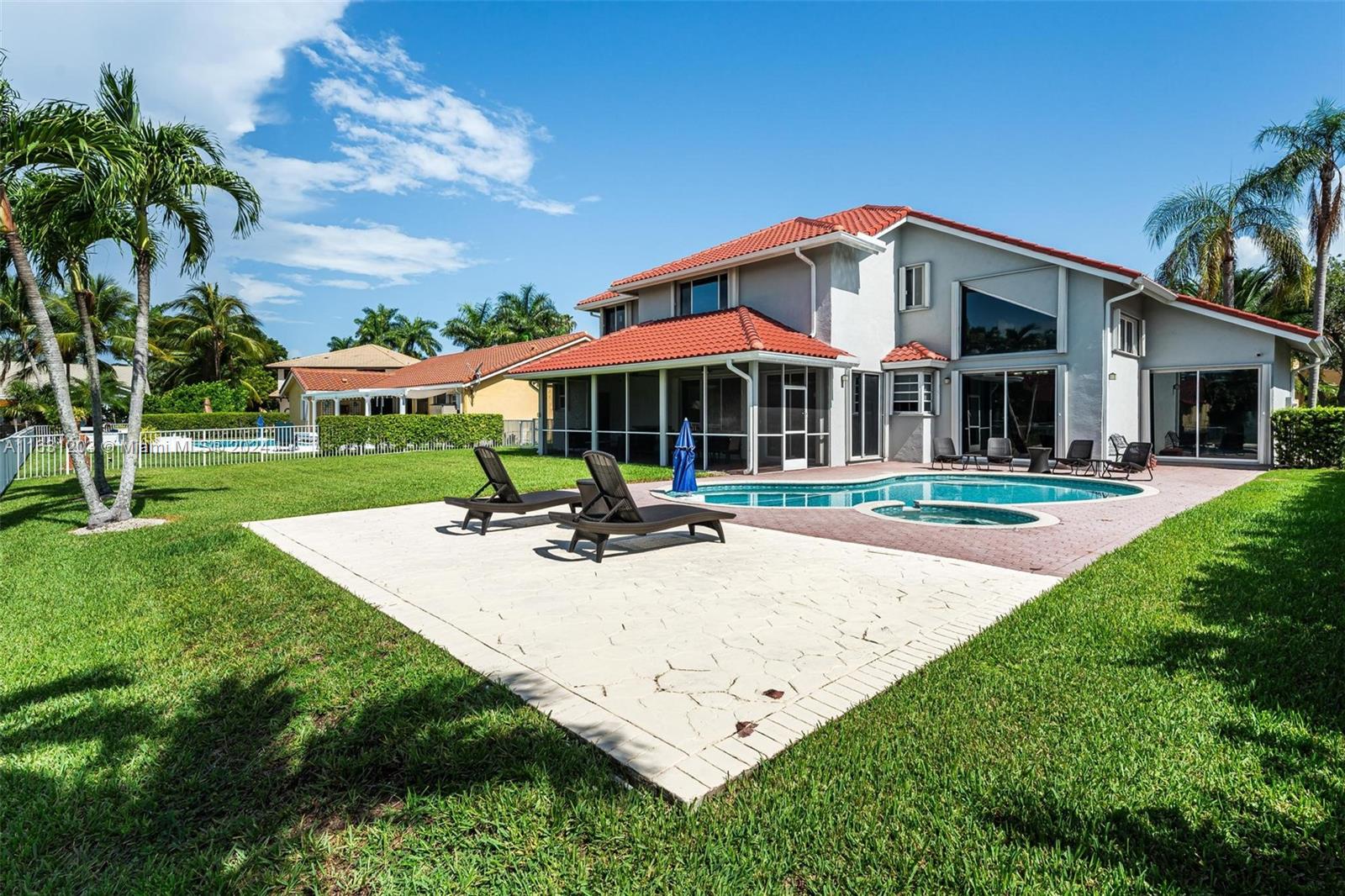 18120 NW 16th St
