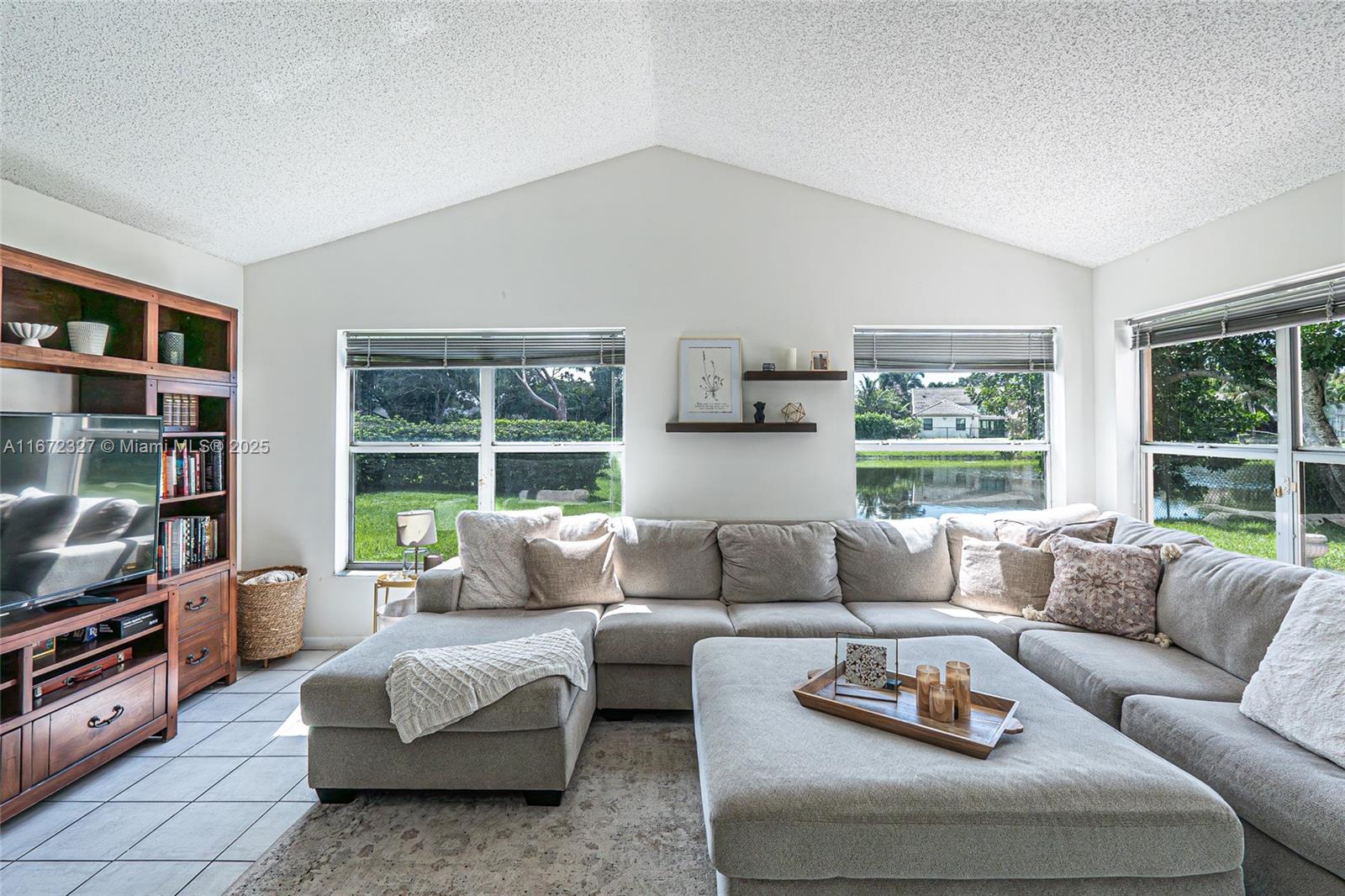 2913 Myrtle Oak Cir