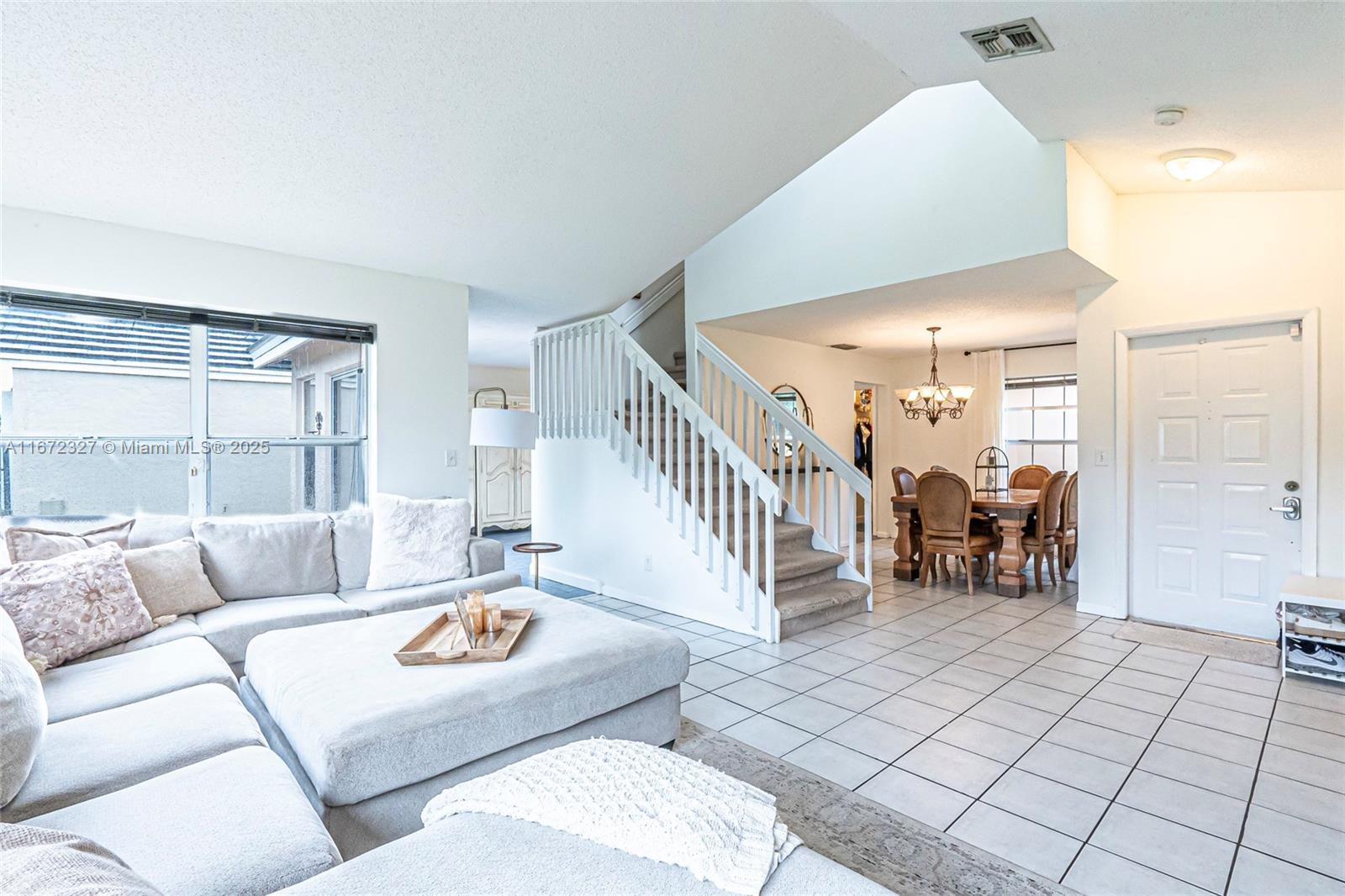 2913 Myrtle Oak Cir