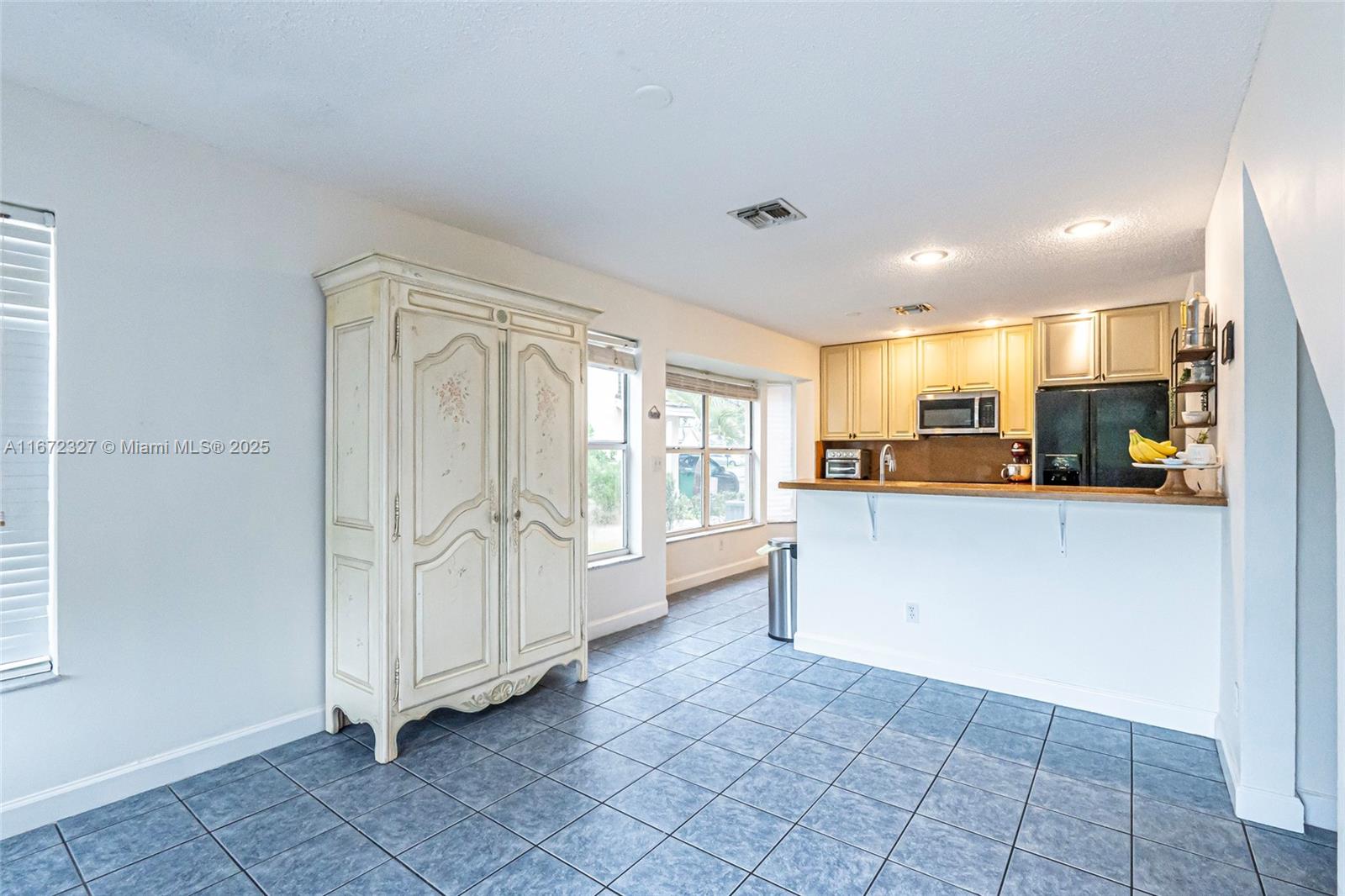 2913 Myrtle Oak Cir