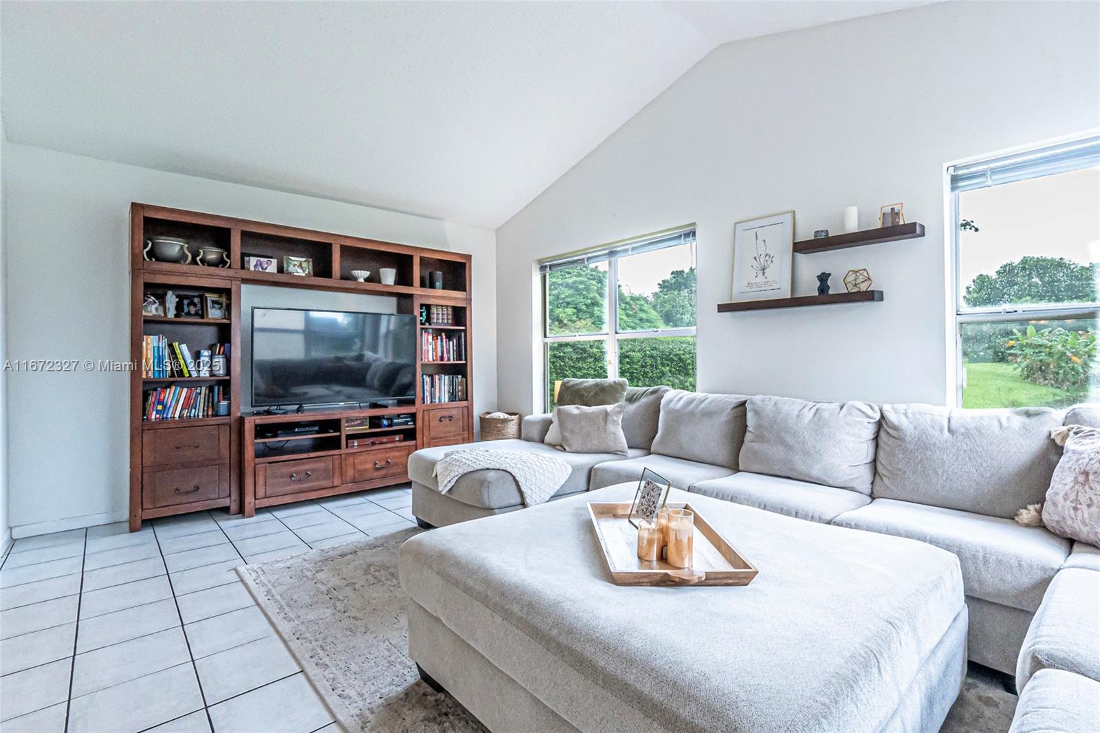 2913 Myrtle Oak Cir